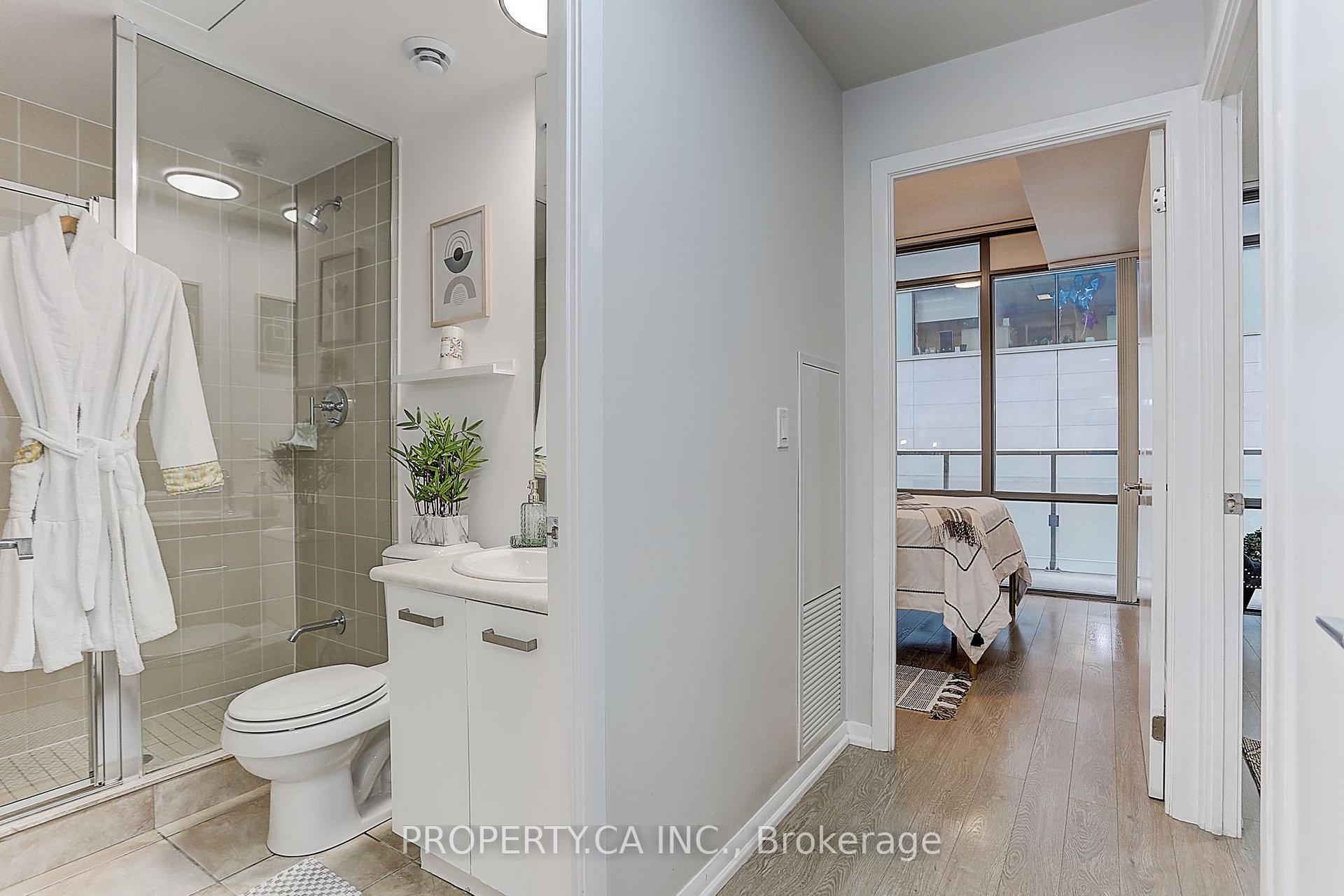 Photo 35 of Unit 710, 832 Bay Street, Toronto, Bay Street Corridor — HOMEH