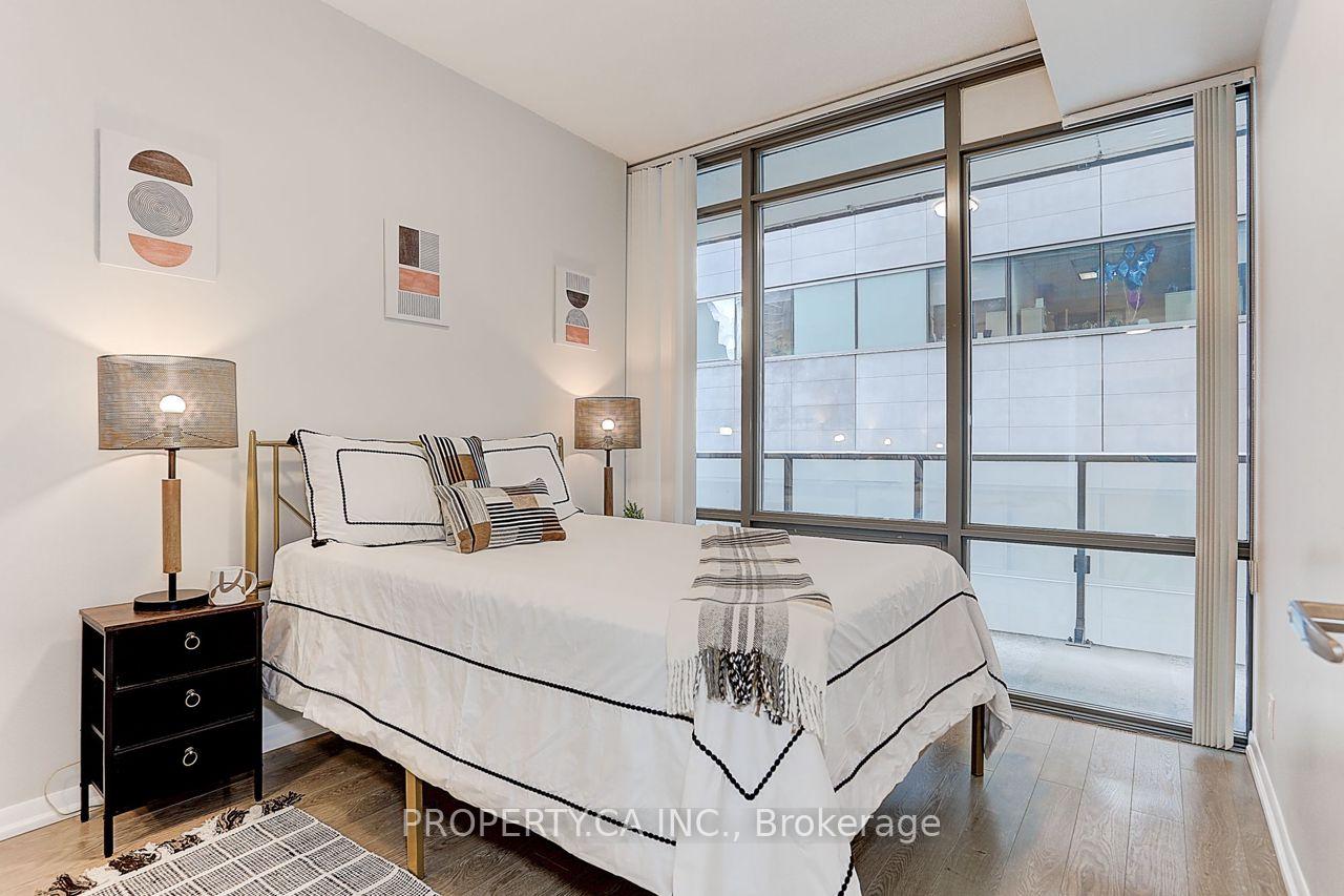 Photo 8 of Unit 710, 832 Bay Street, Toronto, Bay Street Corridor — HOMEH
