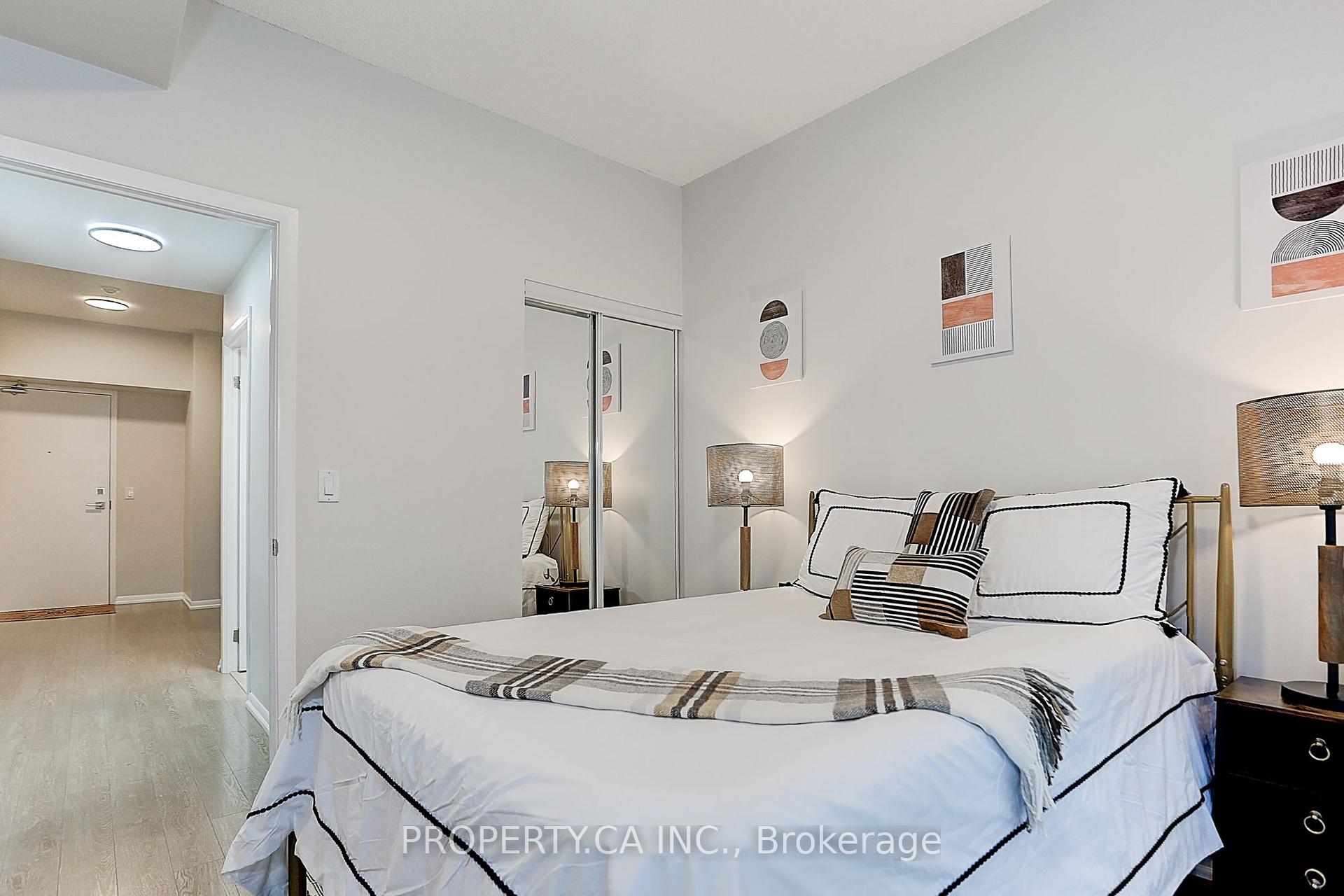 Photo 37 of Unit 710, 832 Bay Street, Toronto, Bay Street Corridor — HOMEH