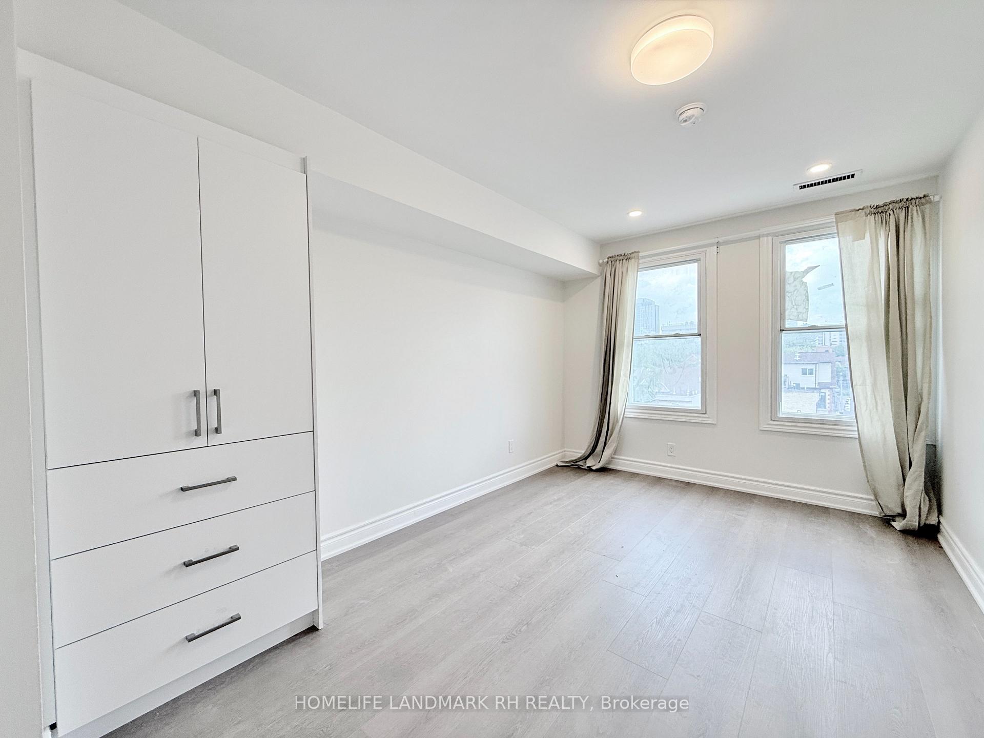 Photo 4 of Unit 401, 414 Dundas Street W, Toronto, Kensington-Chinatown — HOMEH