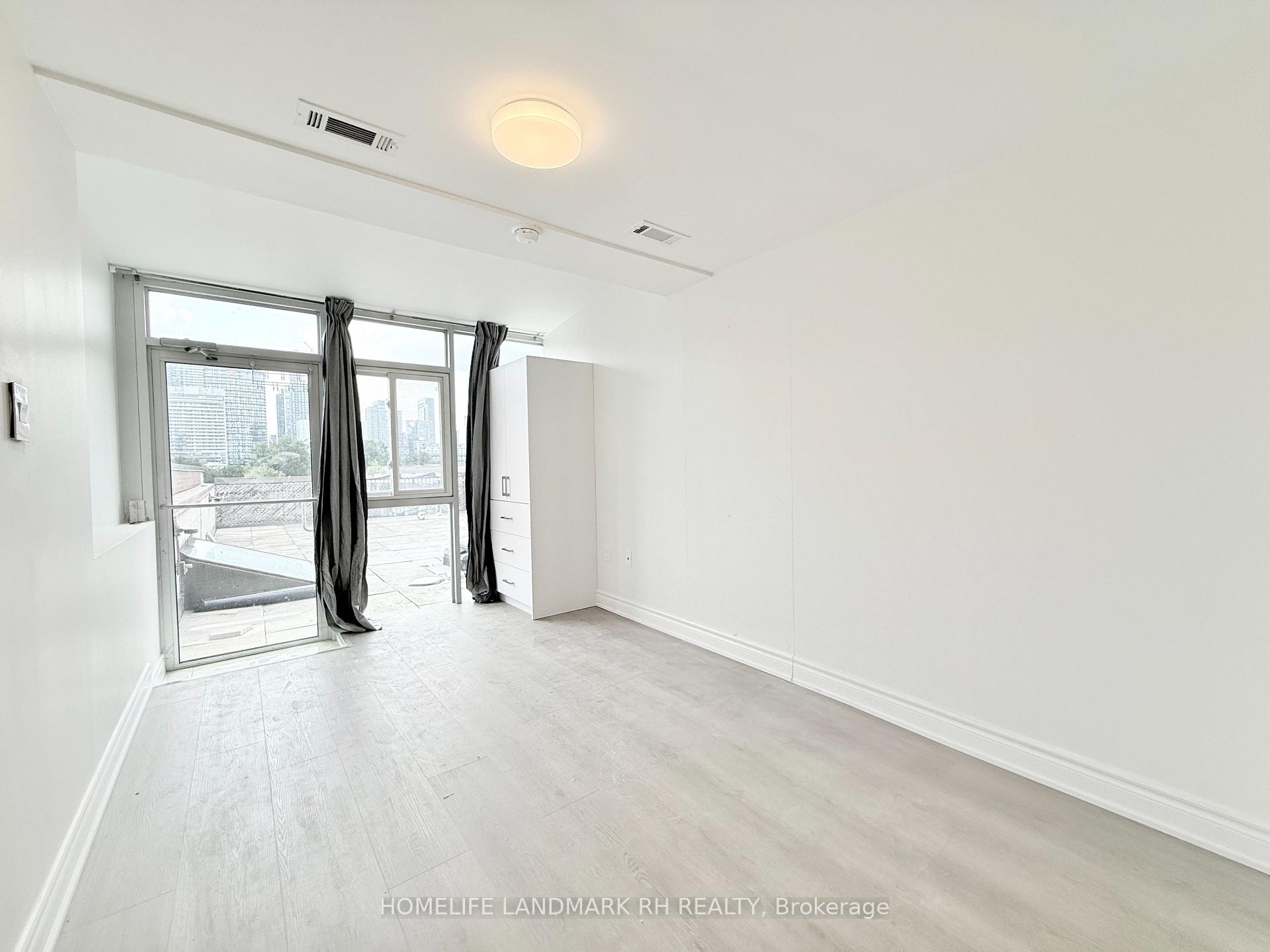Photo 6 of Unit 401, 414 Dundas Street W, Toronto, Kensington-Chinatown — HOMEH