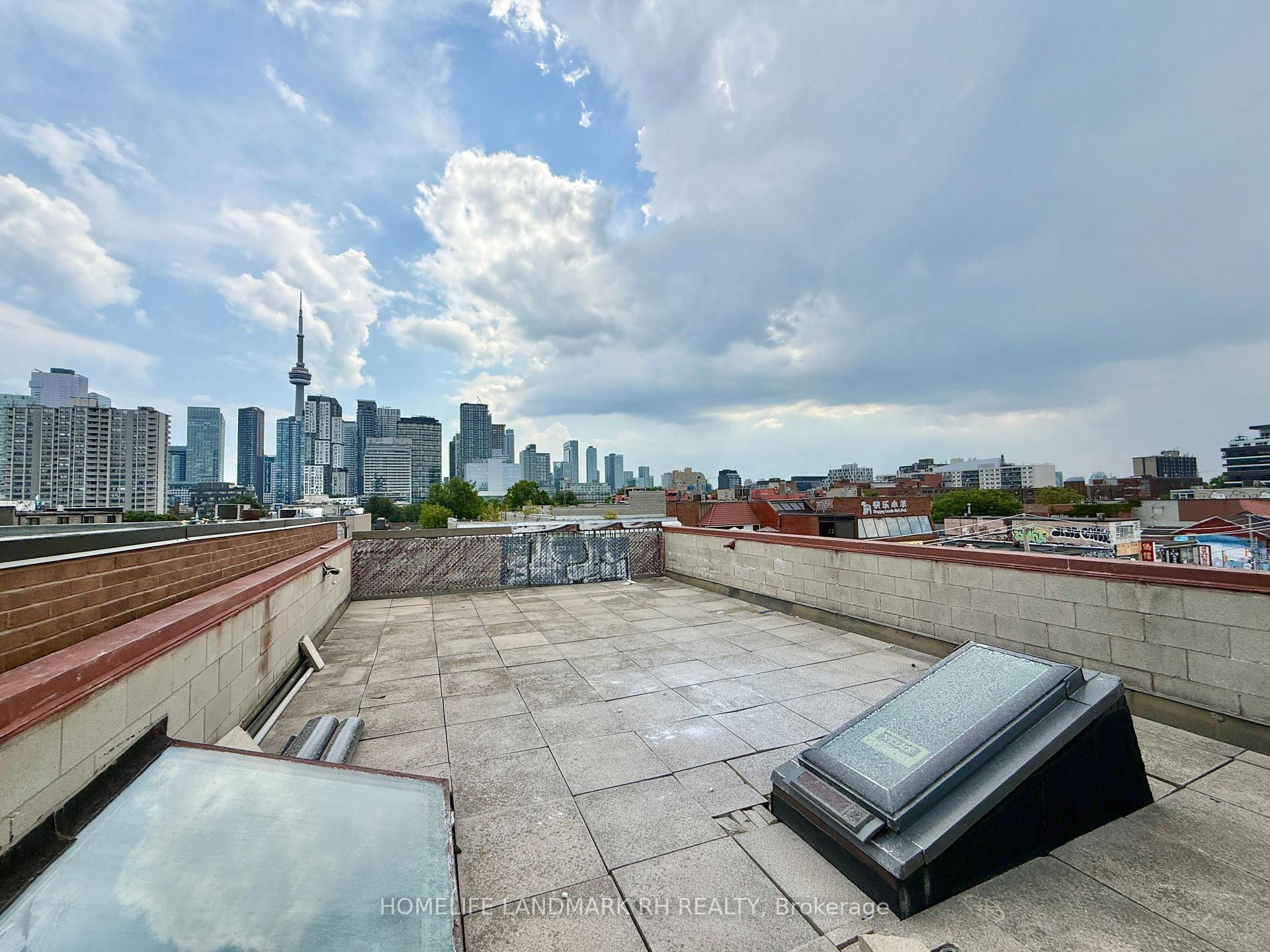 Photo 13 of Unit 401, 414 Dundas Street W, Toronto, Kensington-Chinatown — HOMEH