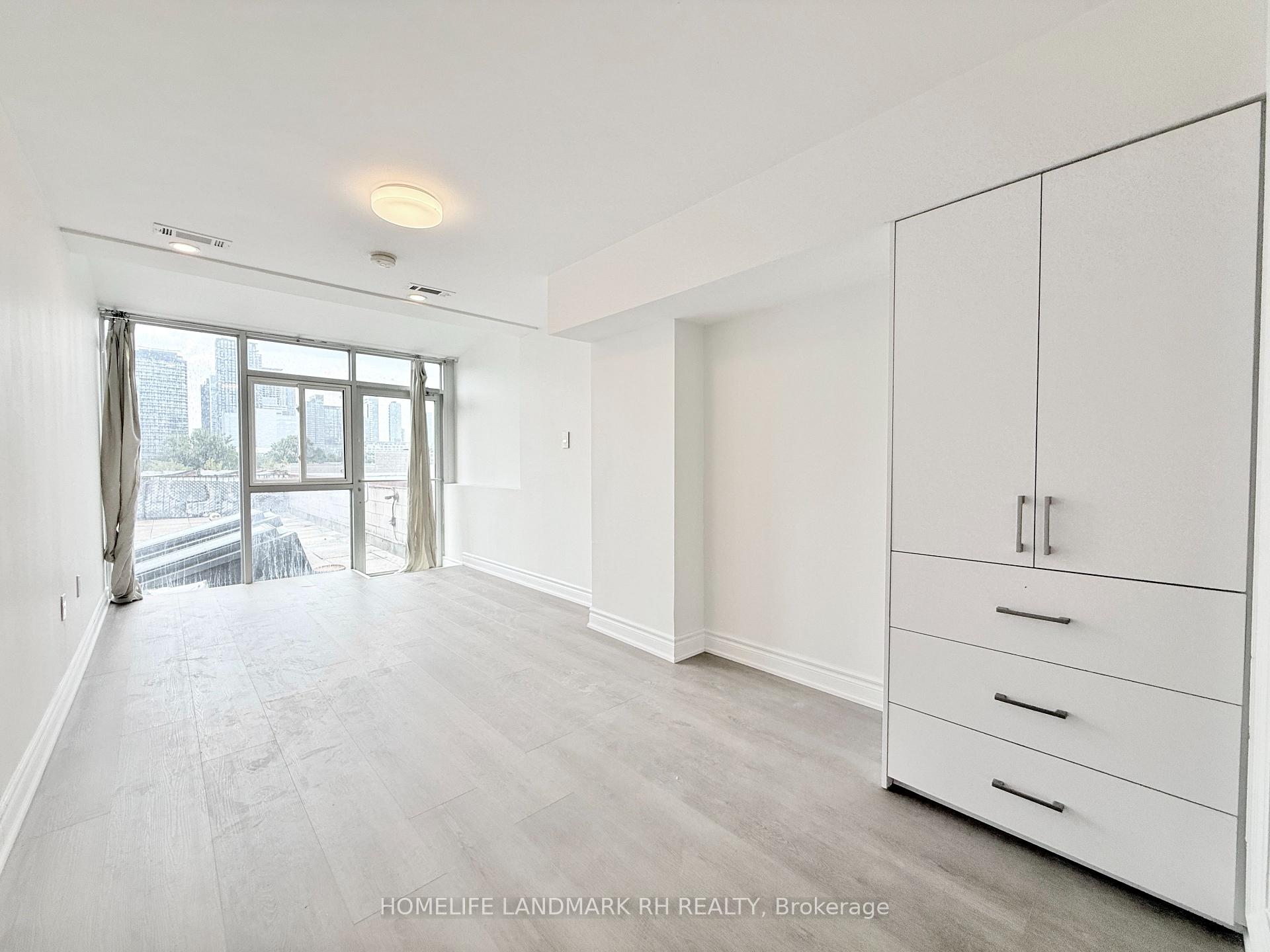 Photo 3 of Unit 401, 414 Dundas Street W, Toronto, Kensington-Chinatown — HOMEH