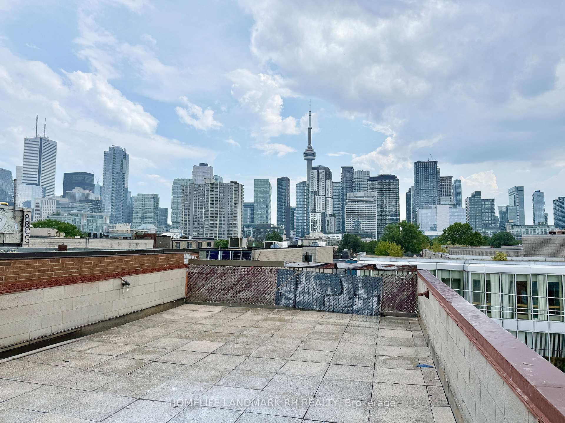 Photo 11 of Unit 401, 414 Dundas Street W, Toronto, Kensington-Chinatown — HOMEH