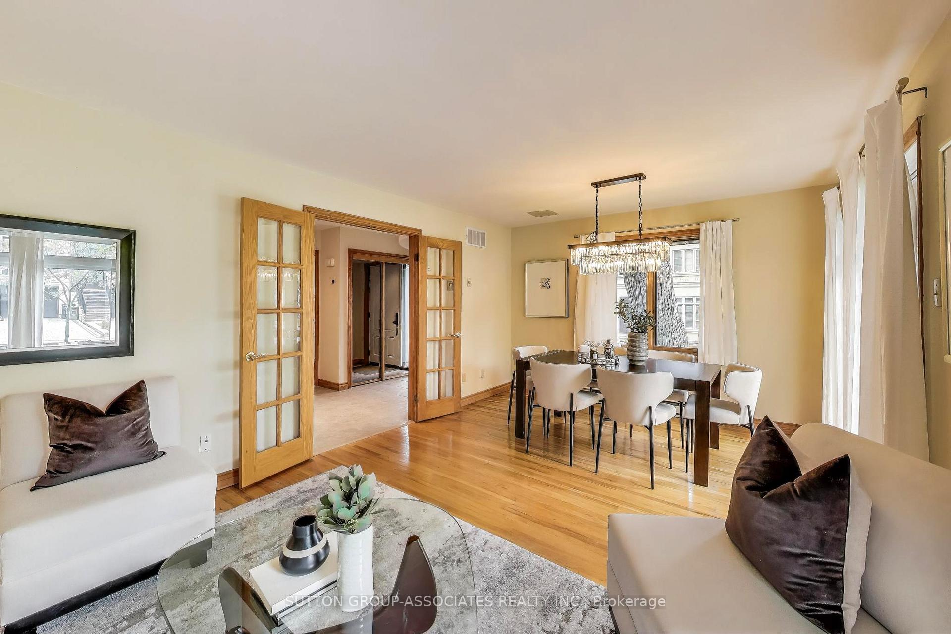 Photo 5 of 368 Douglas Avenue, Toronto, Bedford Park-Nortown — HOMEH