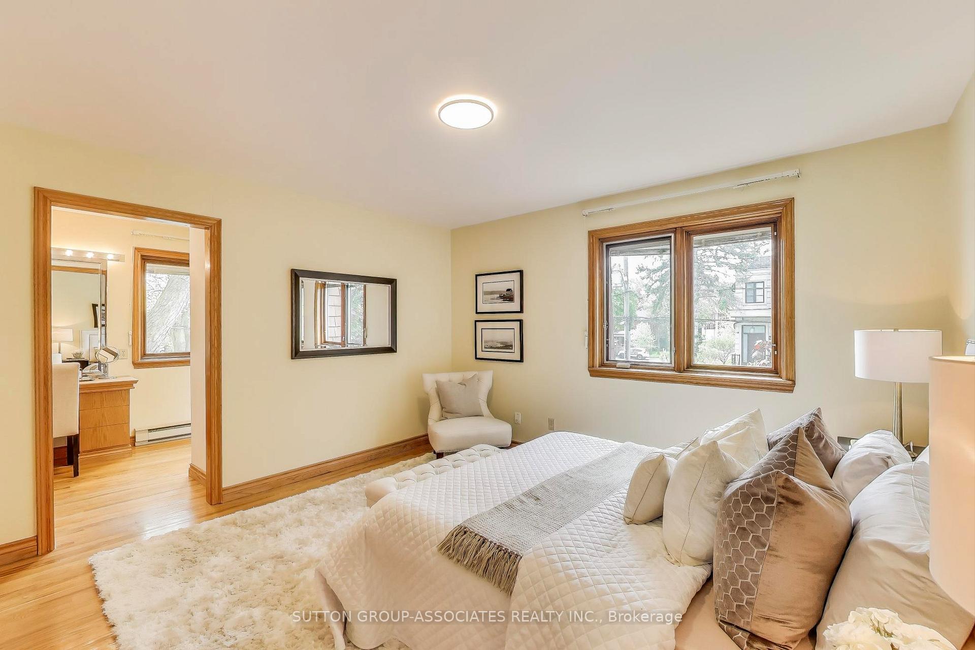 Photo 3 of 368 Douglas Avenue, Toronto, Bedford Park-Nortown — HOMEH