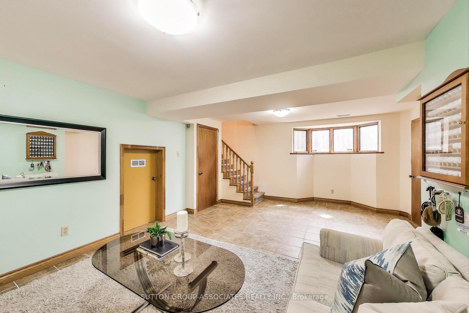 Photo 15 of 368 Douglas Avenue, Toronto, Bedford Park-Nortown — HOMEH