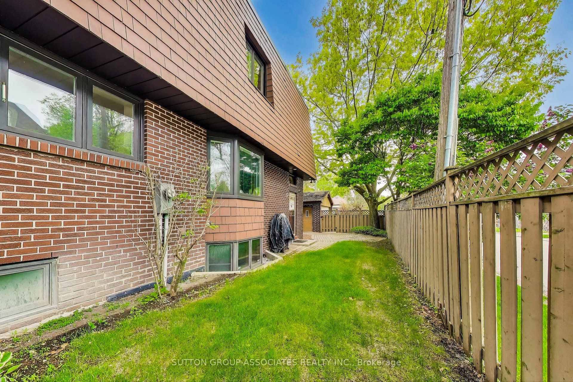 Photo 17 of 368 Douglas Avenue, Toronto, Bedford Park-Nortown — HOMEH