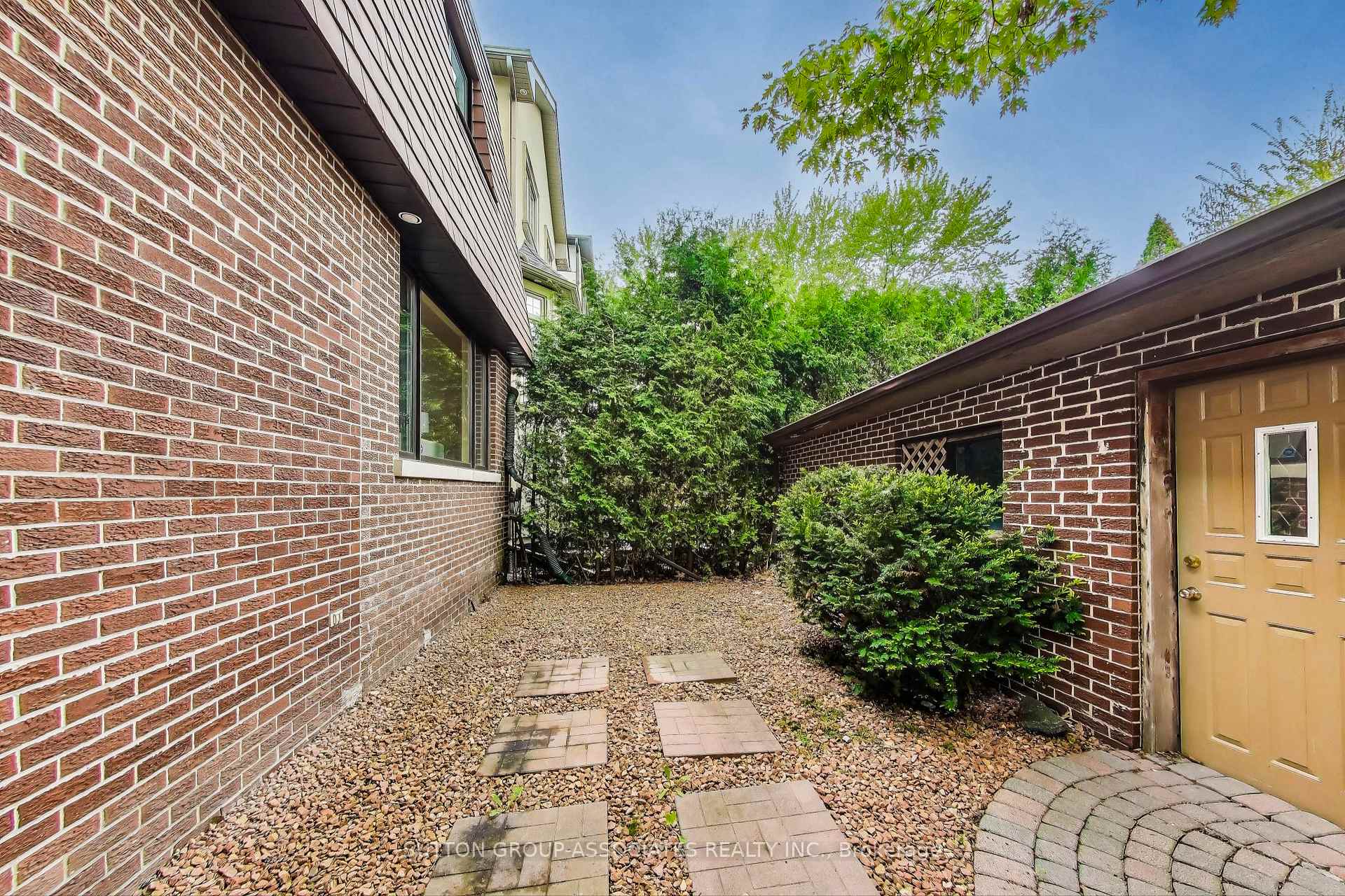 Photo 30 of 368 Douglas Avenue, Toronto, Bedford Park-Nortown — HOMEH