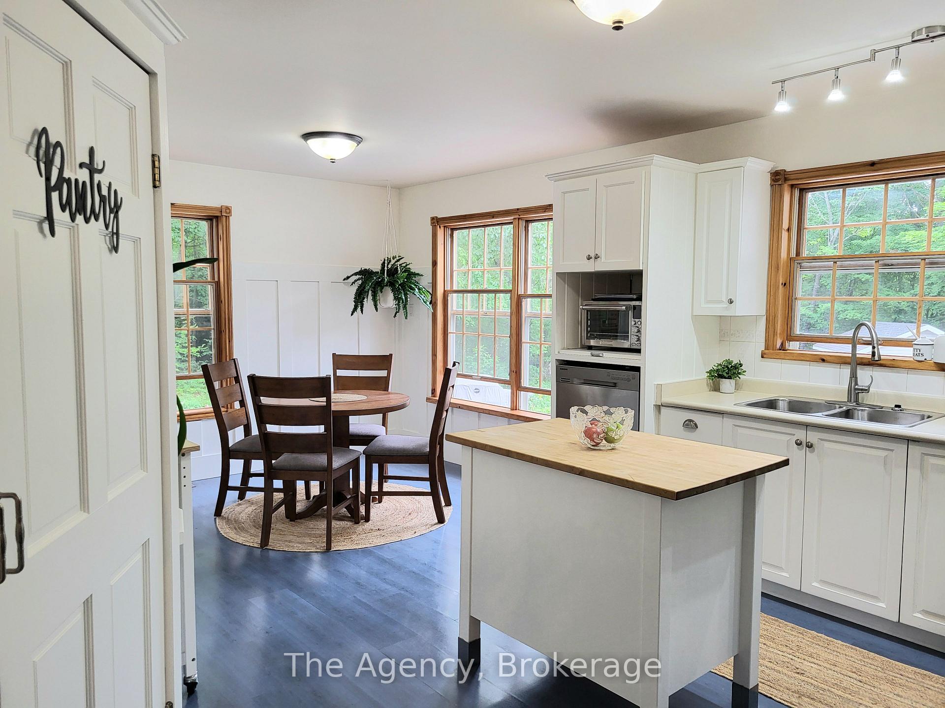 Photo 21 of 1411 Cedar Lane, Bracebridge, Macaulay — HOMEH