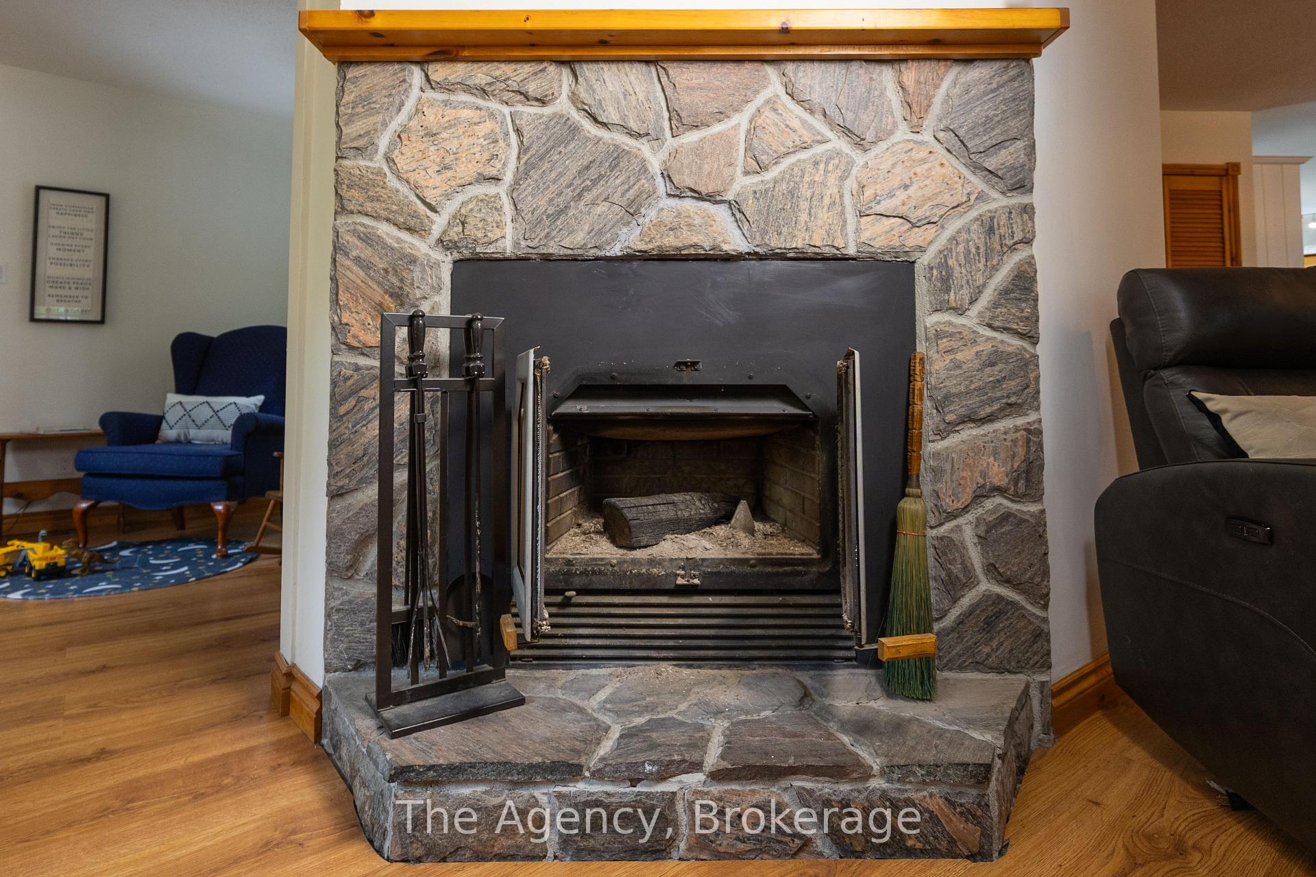 Photo 8 of 1411 Cedar Lane, Bracebridge, Macaulay — HOMEH