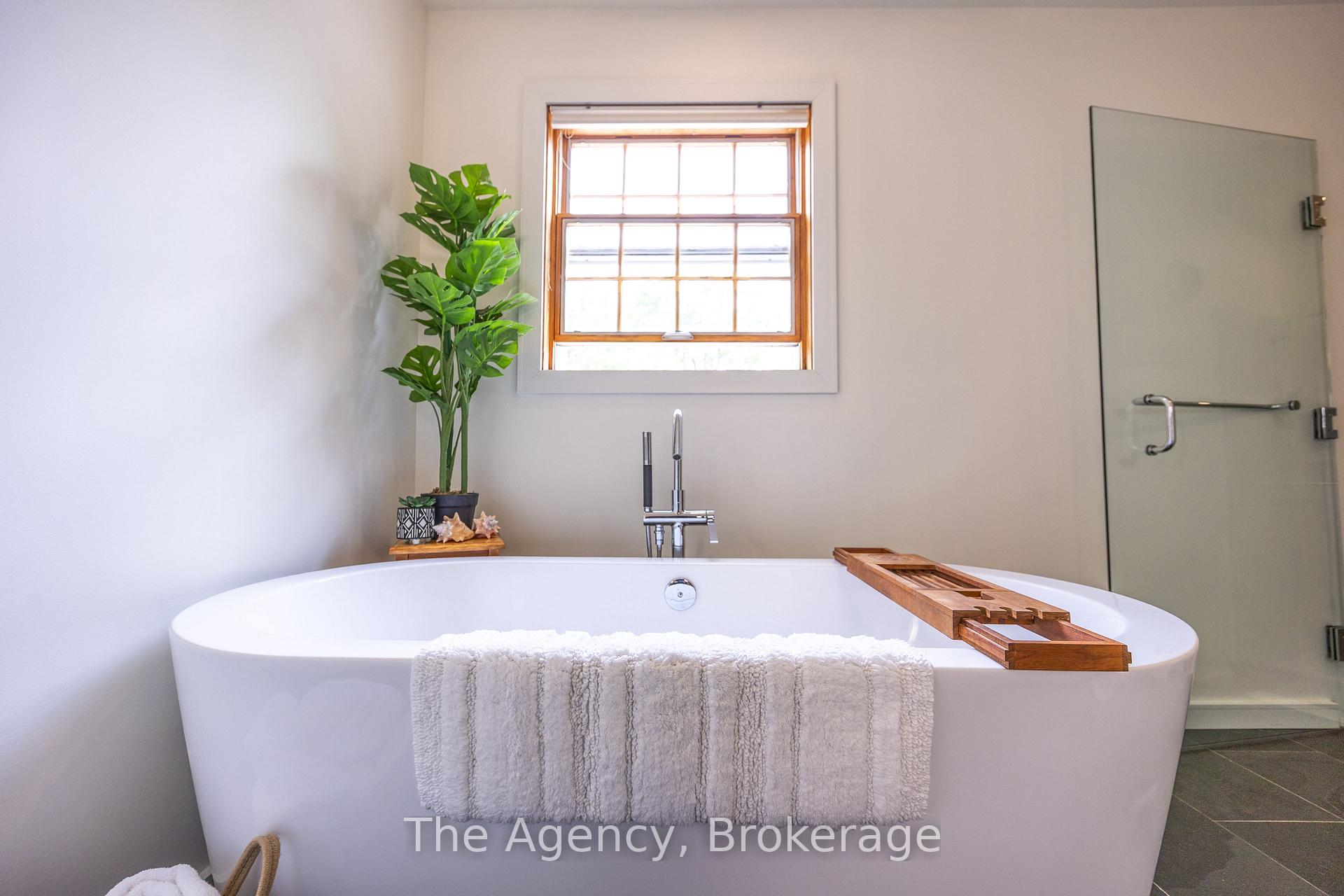 Photo 19 of 1411 Cedar Lane, Bracebridge, Macaulay — HOMEH