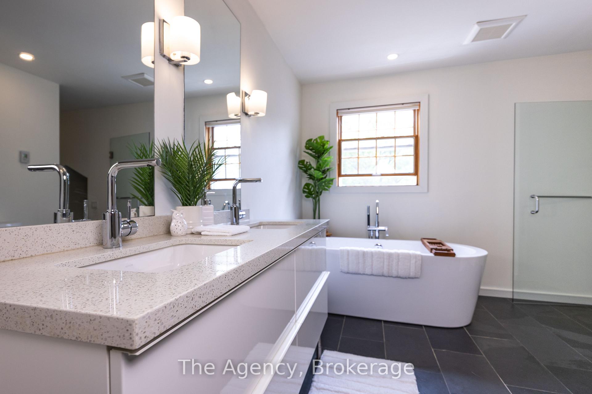 Photo 16 of 1411 Cedar Lane, Bracebridge, Macaulay — HOMEH