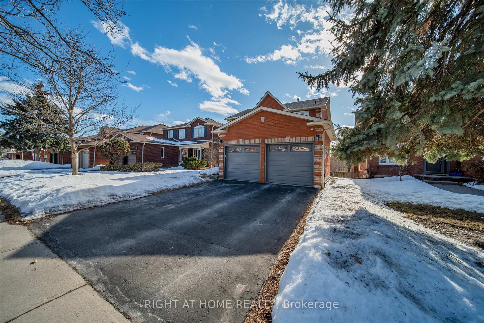 Photo 14 of 12 Pollard Crescent, Ajax, Central West — HOMEH