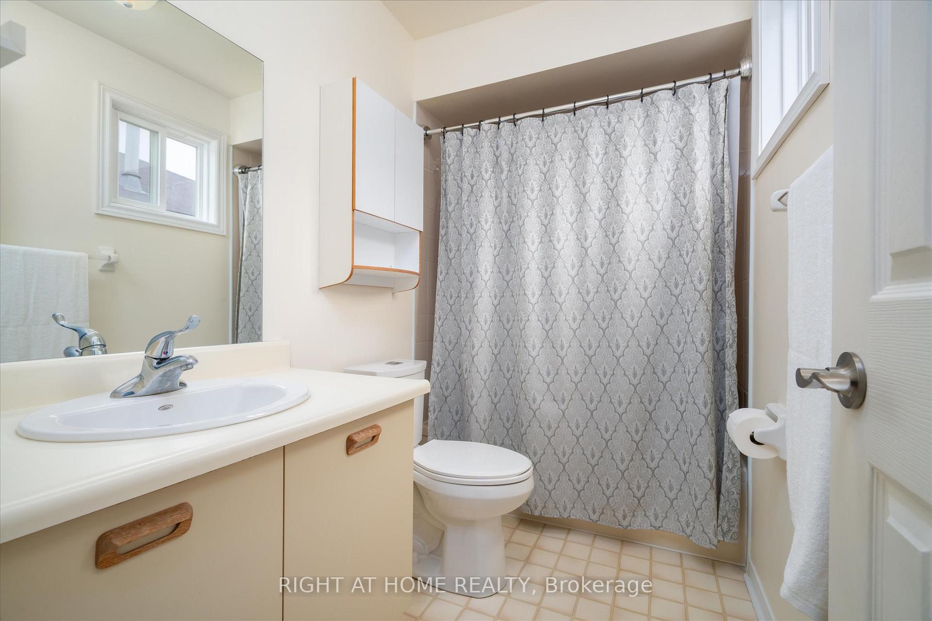 Photo 11 of 12 Pollard Crescent, Ajax, Central West — HOMEH