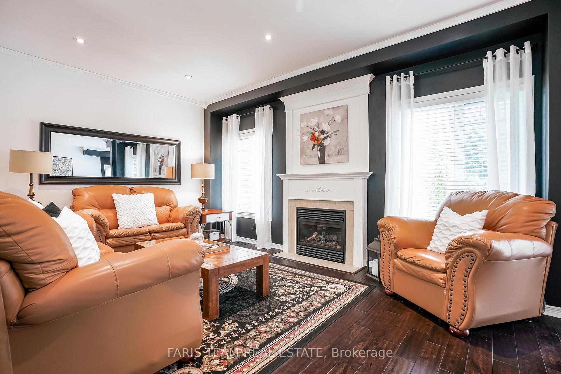 Photo 7 of 64 Westminster Circle, Barrie, Innis-Shore — HOMEH