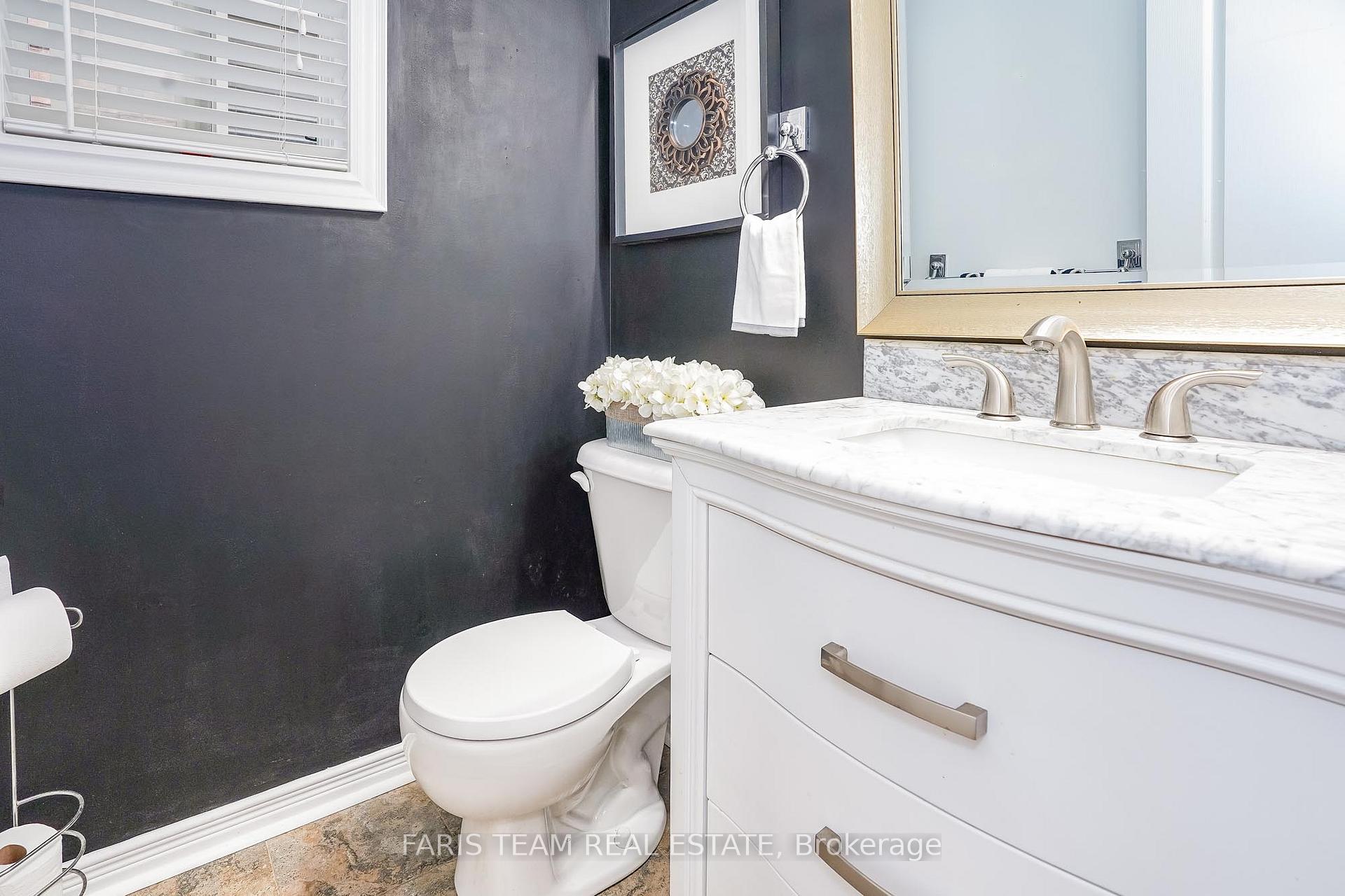 Photo 5 of 64 Westminster Circle, Barrie, Innis-Shore — HOMEH