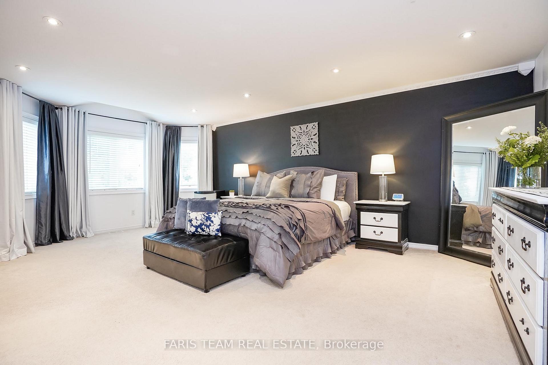 Photo 12 of 64 Westminster Circle, Barrie, Innis-Shore — HOMEH