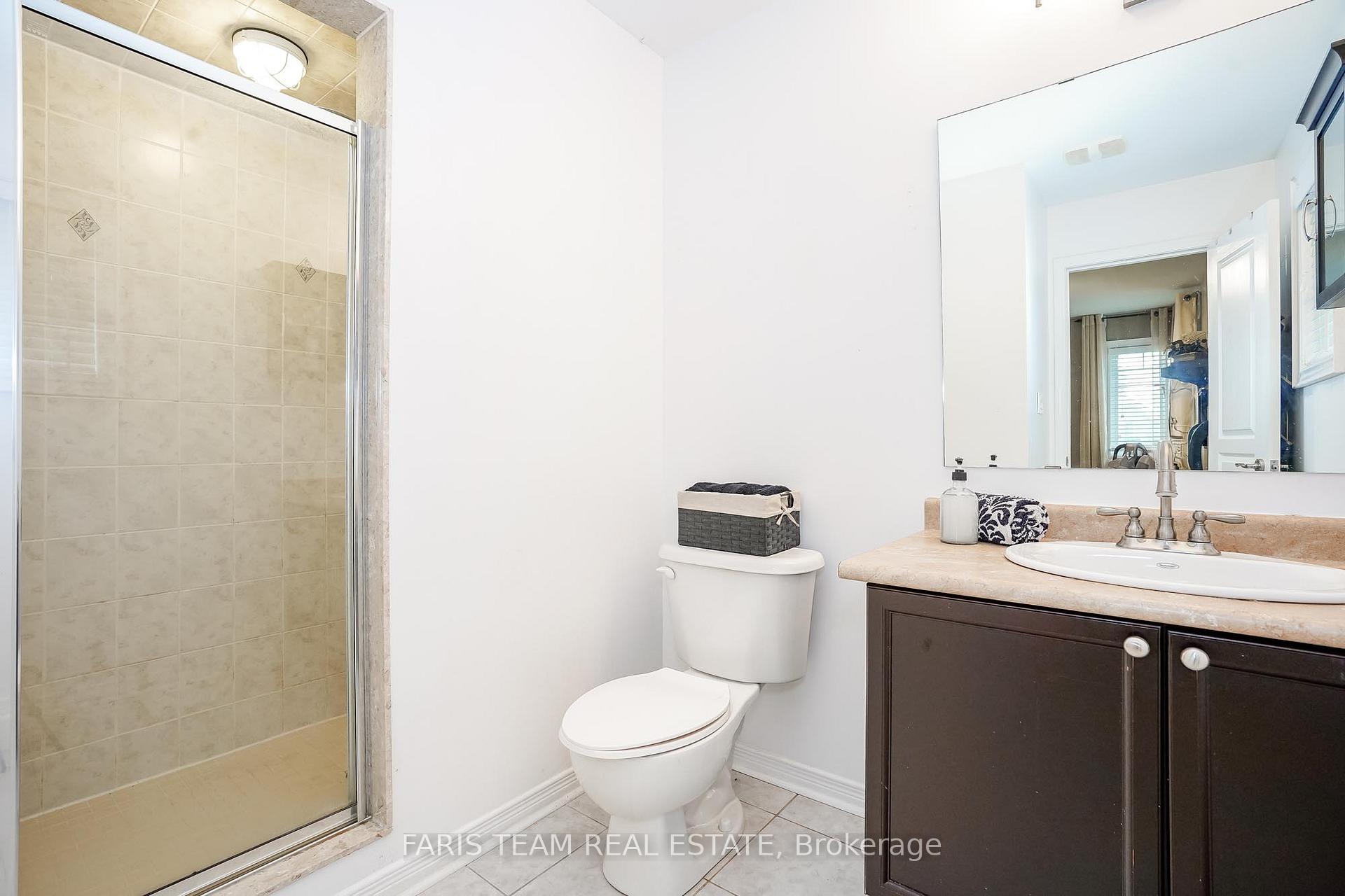 Photo 18 of 64 Westminster Circle, Barrie, Innis-Shore — HOMEH