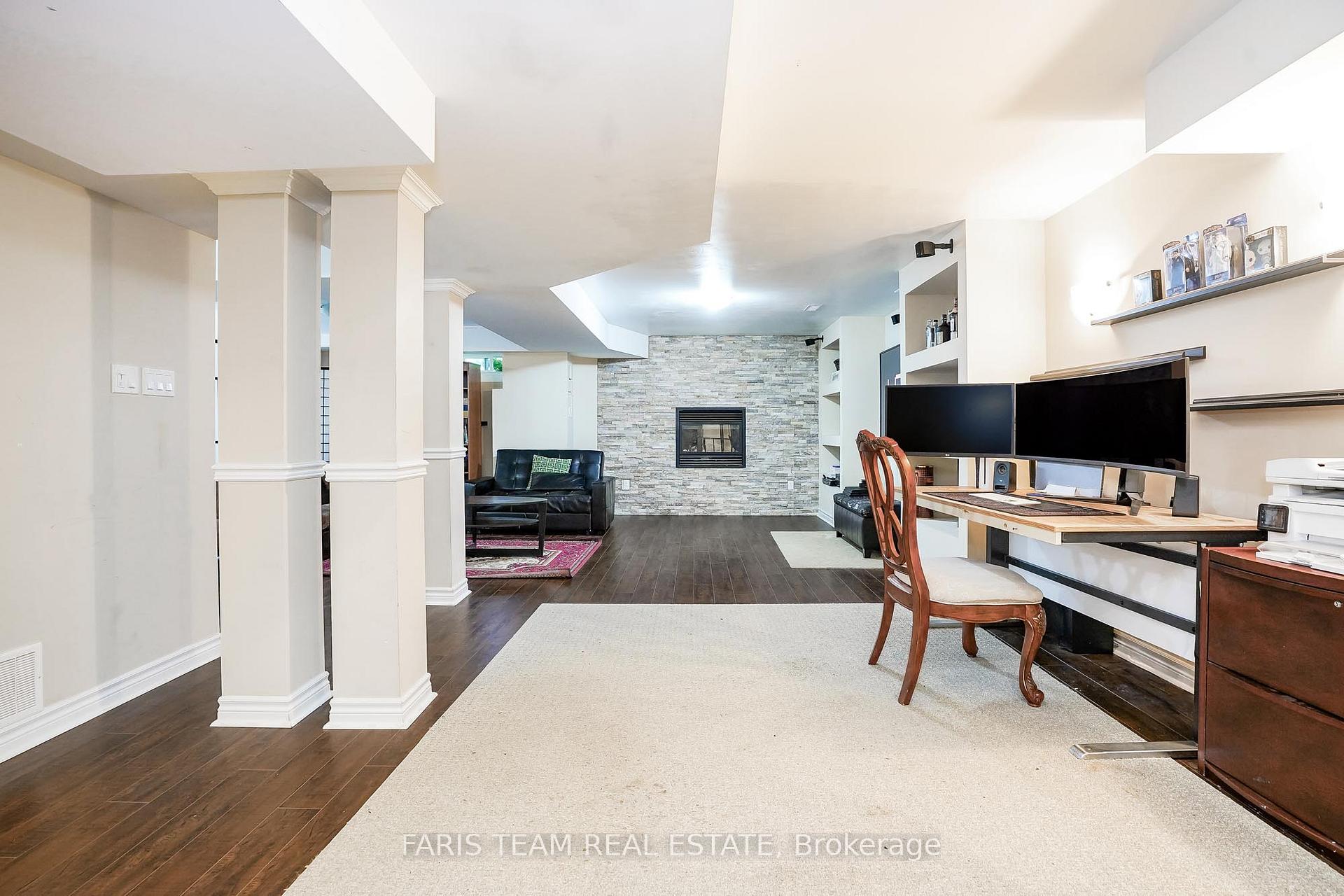 Photo 19 of 64 Westminster Circle, Barrie, Innis-Shore — HOMEH