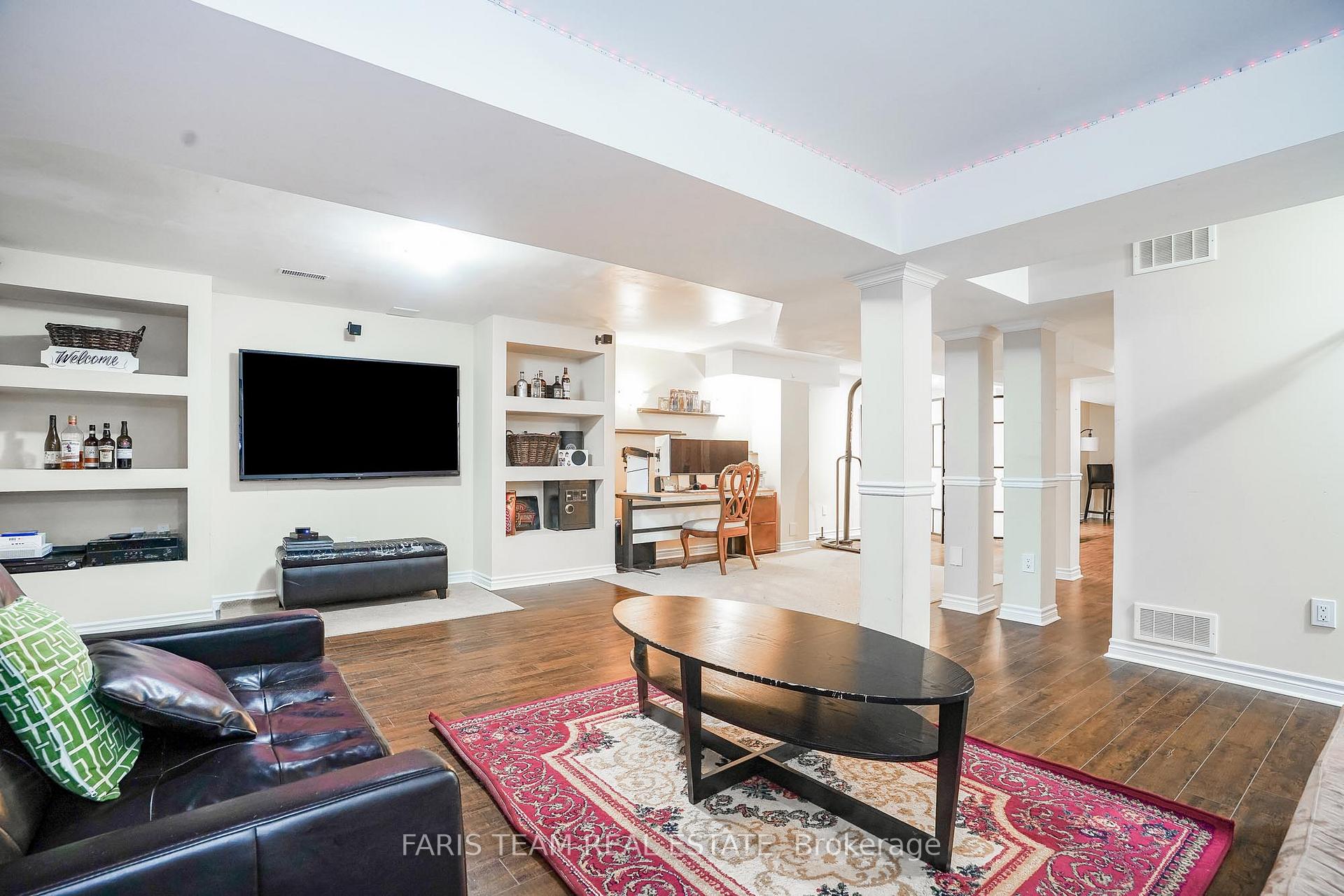 Photo 21 of 64 Westminster Circle, Barrie, Innis-Shore — HOMEH