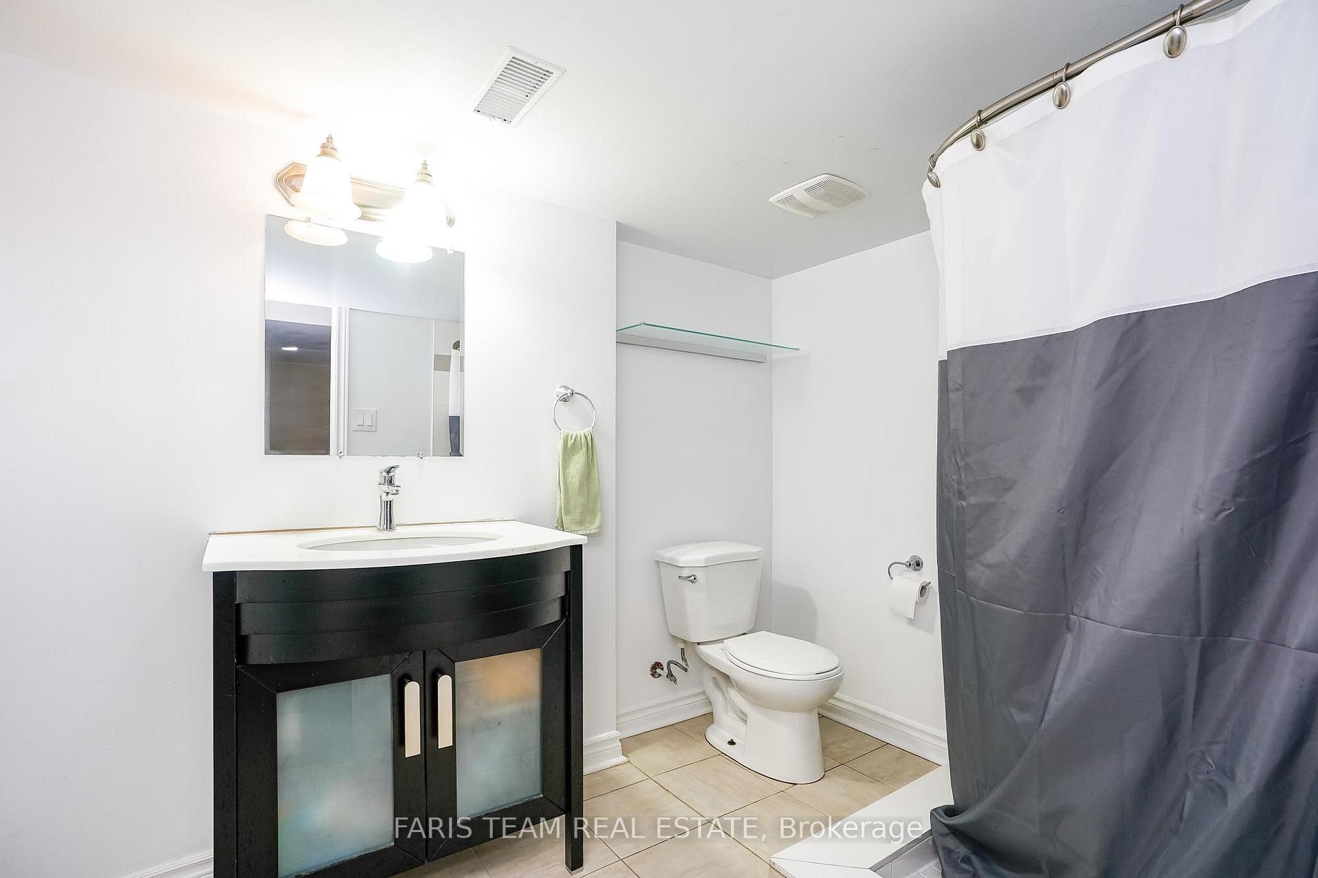Photo 28 of 64 Westminster Circle, Barrie, Innis-Shore — HOMEH