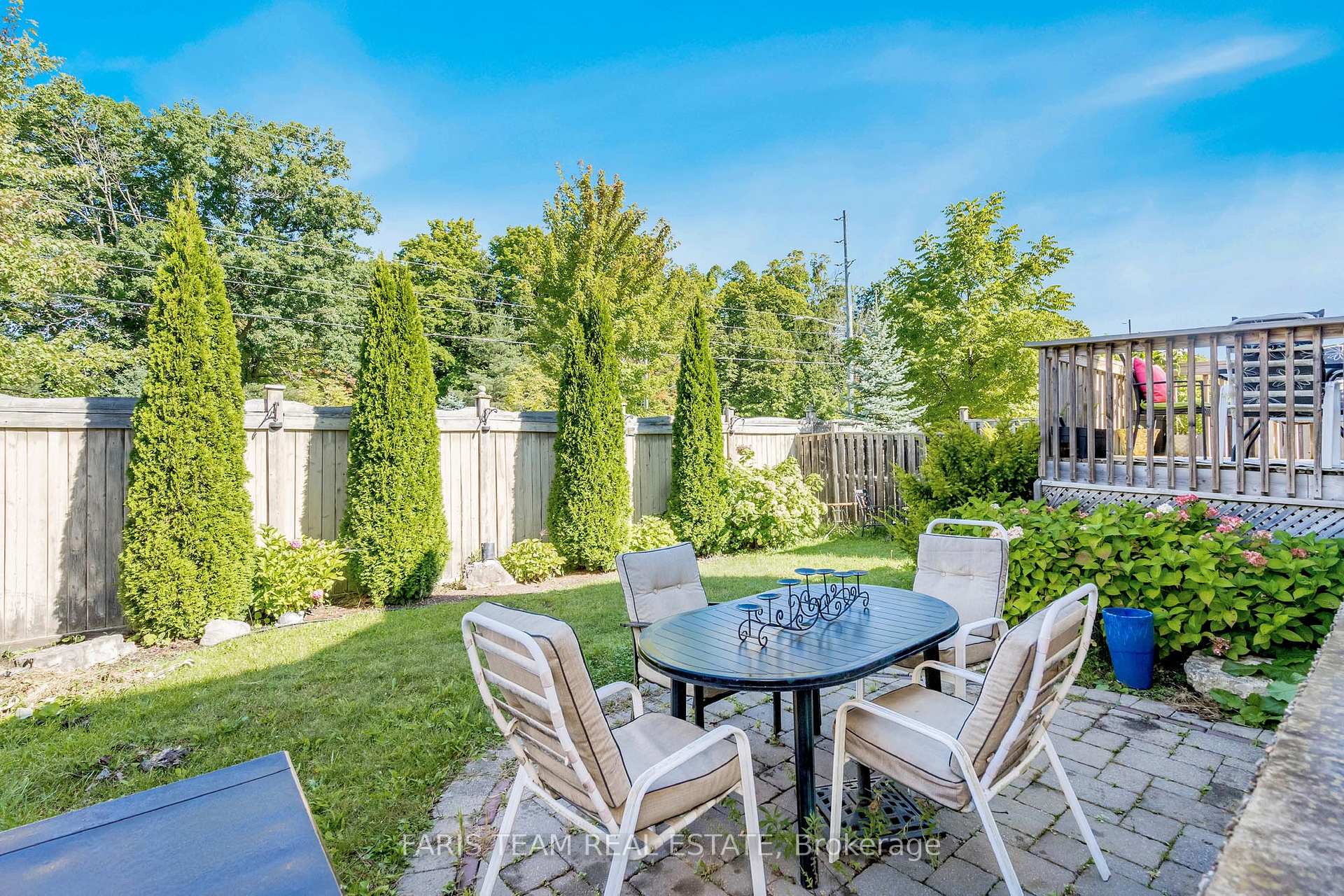 Photo 23 of 64 Westminster Circle, Barrie, Innis-Shore — HOMEH