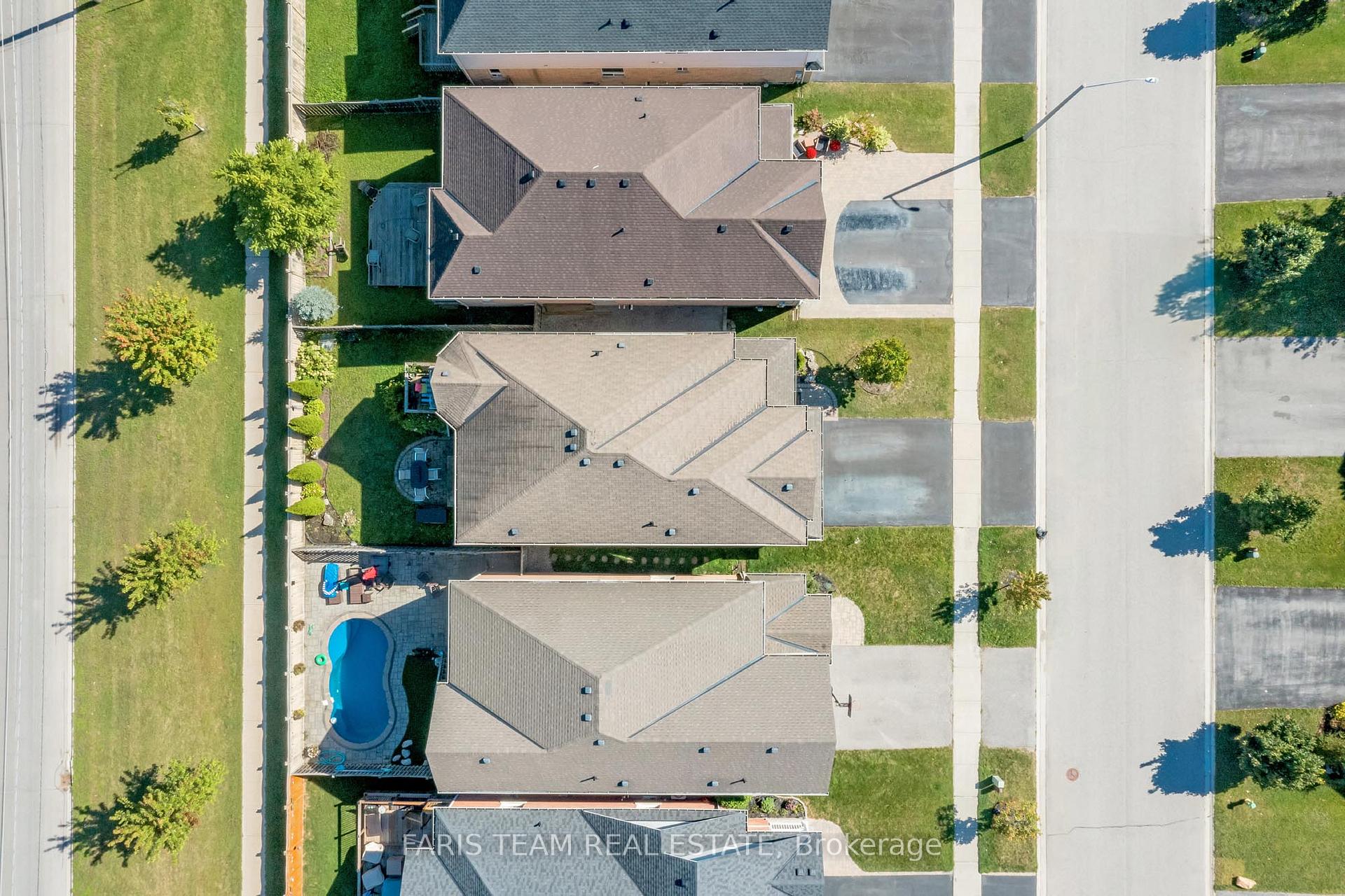 Photo 25 of 64 Westminster Circle, Barrie, Innis-Shore — HOMEH