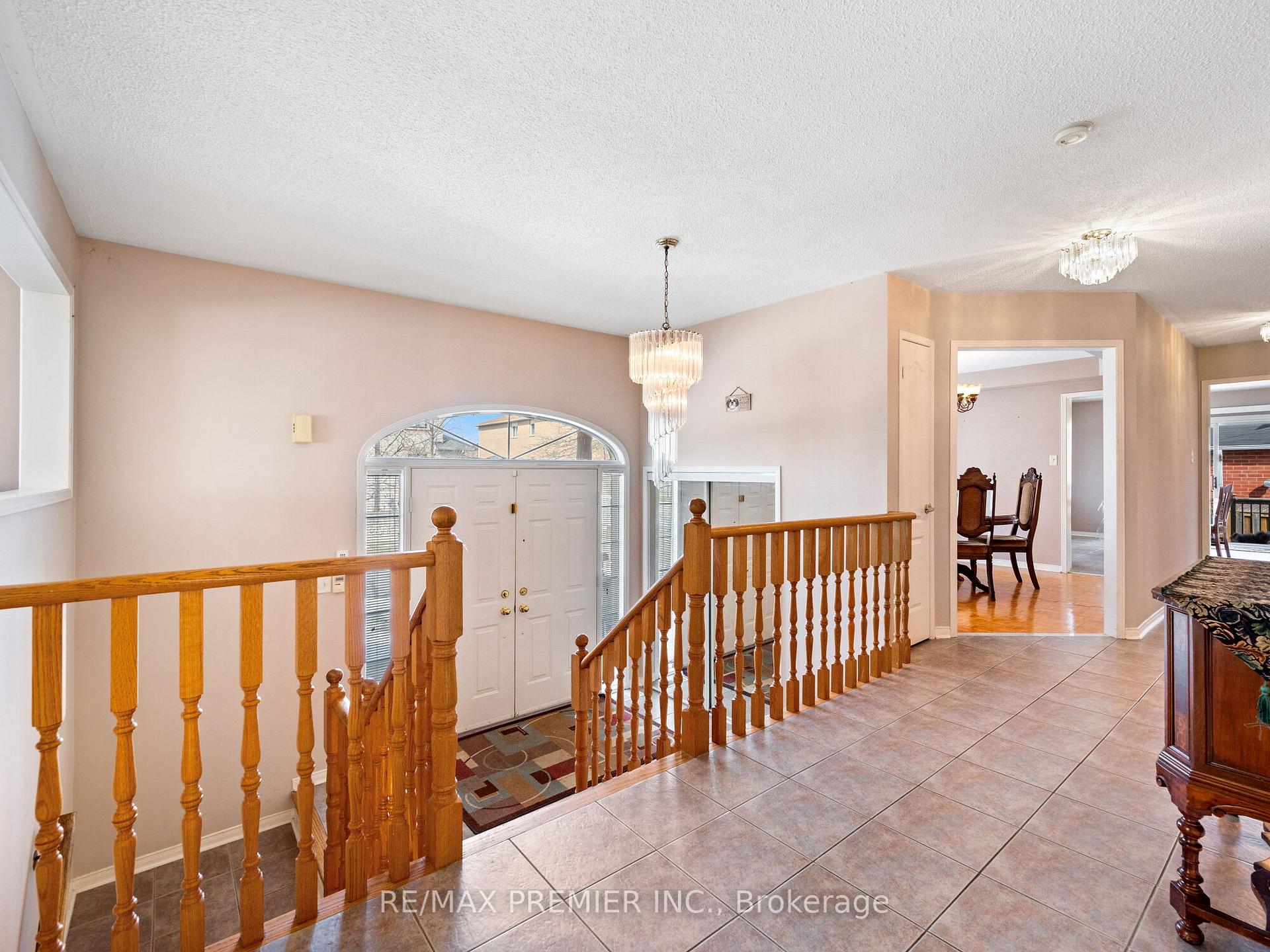 Photo 4 of 1 Shady Glen Crescent, Caledon, Bolton East — HOMEH