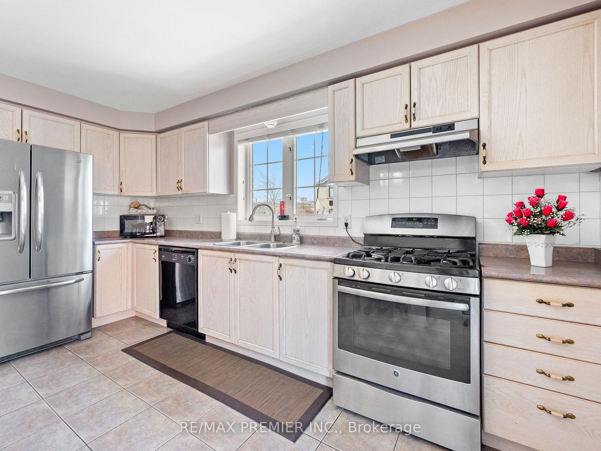 Photo 17 of 1 Shady Glen Crescent, Caledon, Bolton East — HOMEH