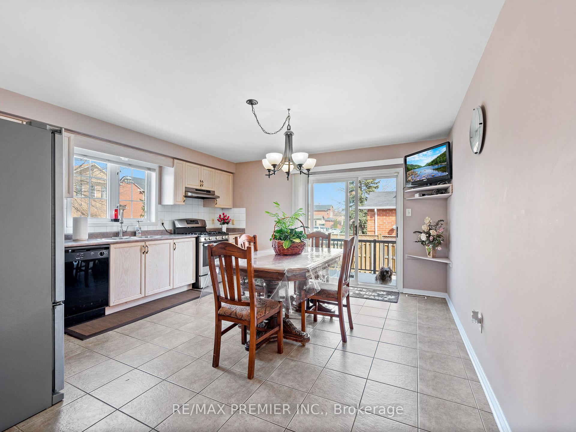 Photo 3 of 1 Shady Glen Crescent, Caledon, Bolton East — HOMEH
