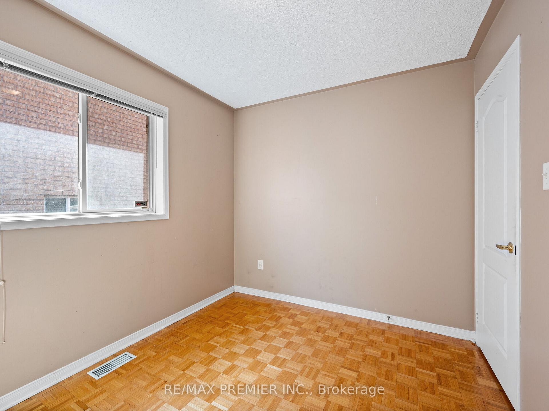 Photo 16 of 1 Shady Glen Crescent, Caledon, Bolton East — HOMEH