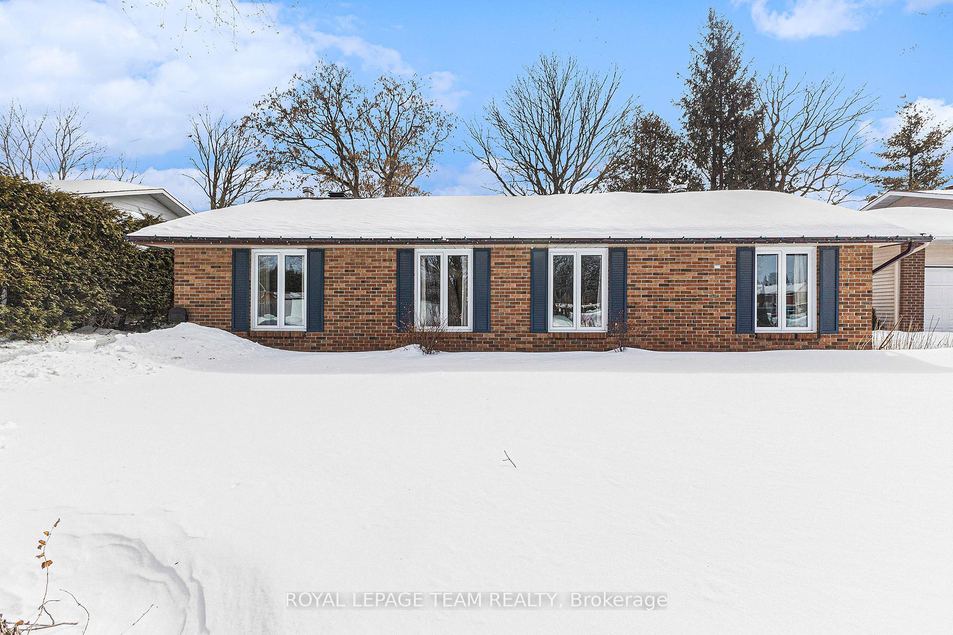 Photo 1 of 22 Ormsby Drive, Ottawa, Richmond — HOMEH