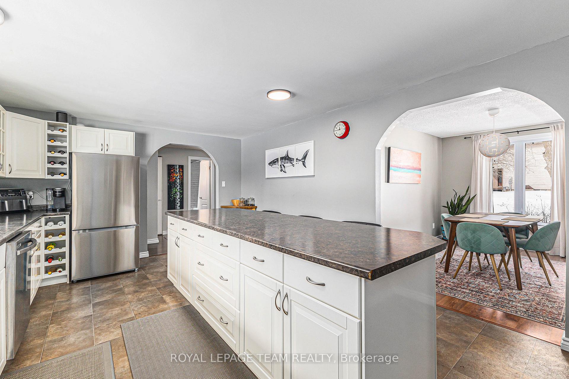 Photo 5 of 22 Ormsby Drive, Ottawa, Richmond — HOMEH