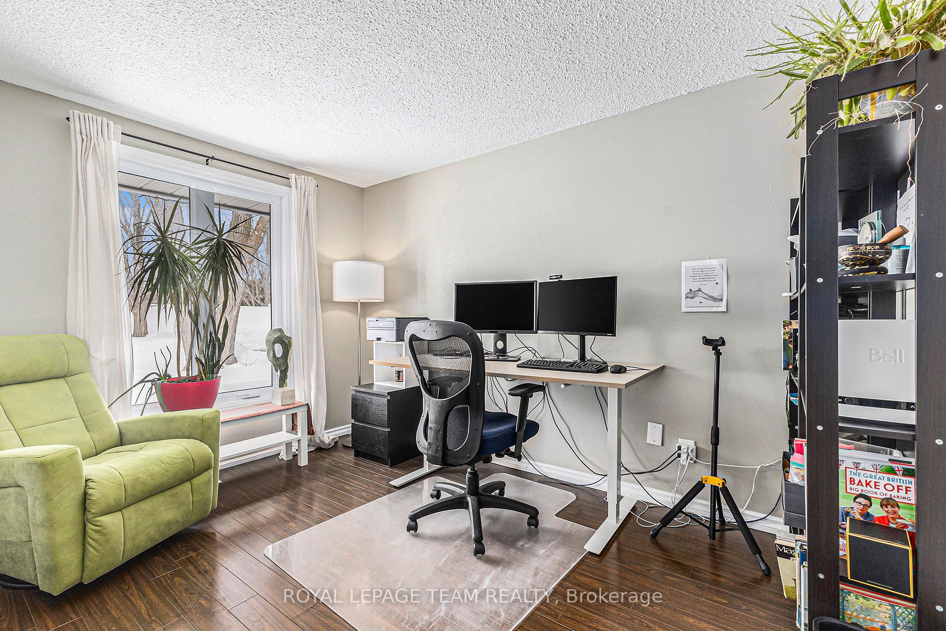 Photo 13 of 22 Ormsby Drive, Ottawa, Richmond — HOMEH