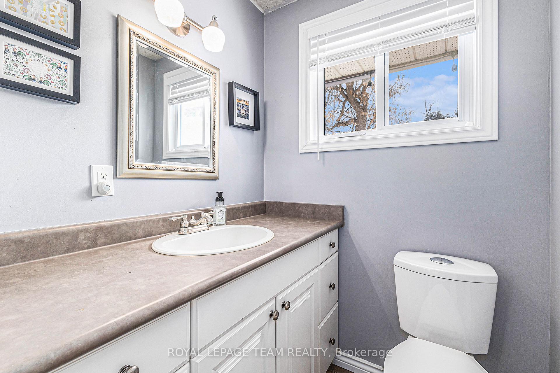 Photo 9 of 22 Ormsby Drive, Ottawa, Richmond — HOMEH