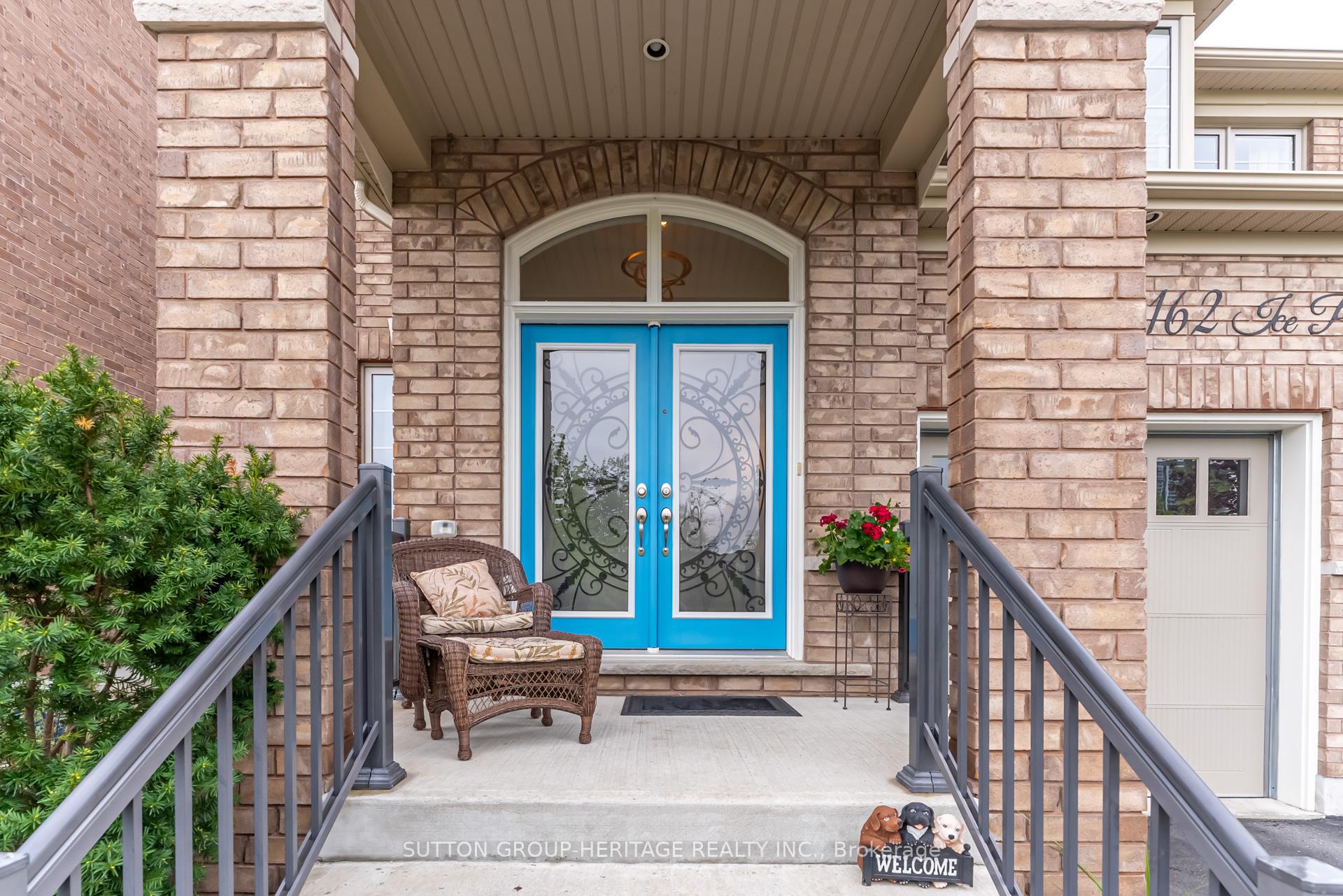 Photo 3 of 162 Ice Palace Crescent E, Oshawa, Windfields — HOMEH