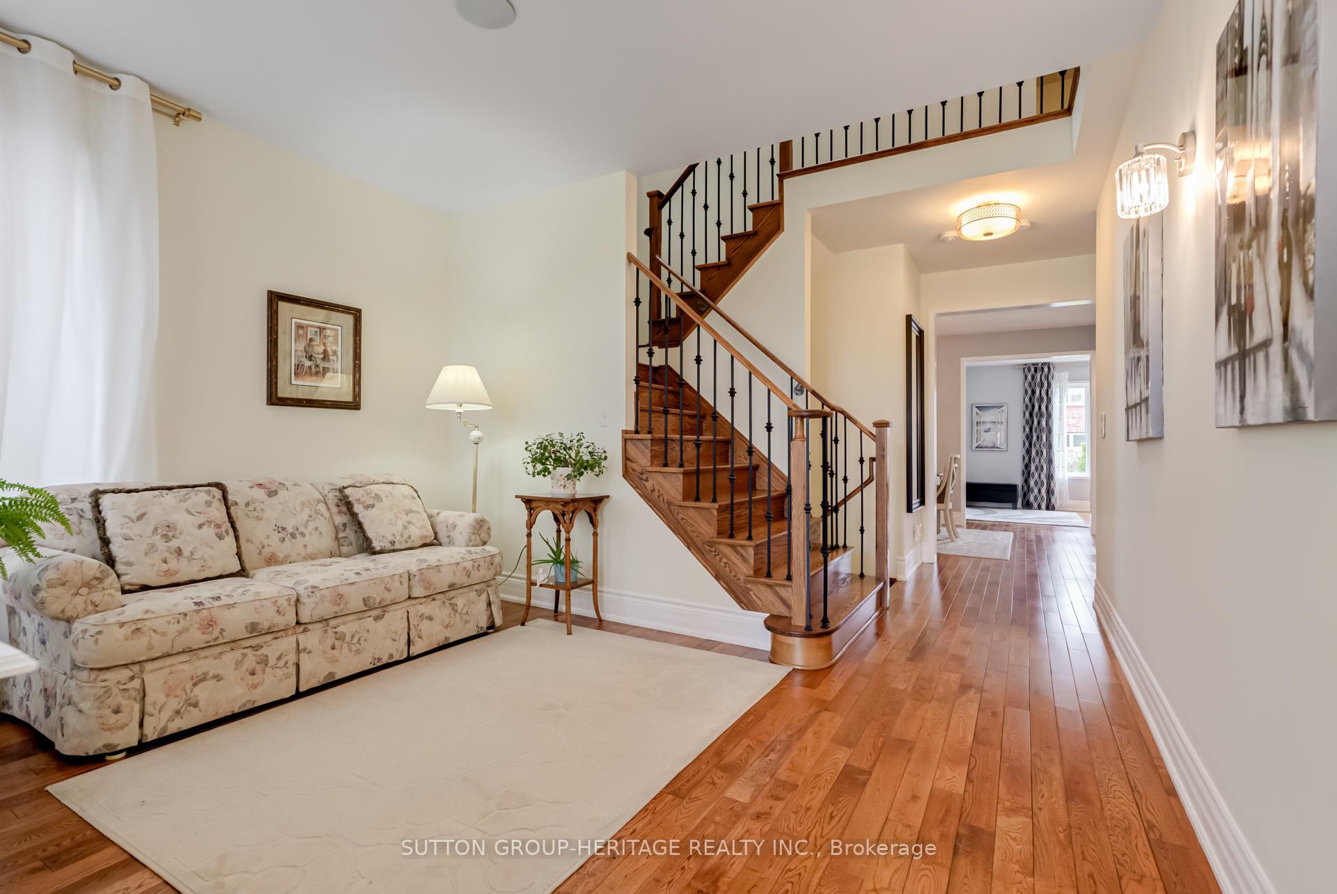 Photo 4 of 162 Ice Palace Crescent E, Oshawa, Windfields — HOMEH