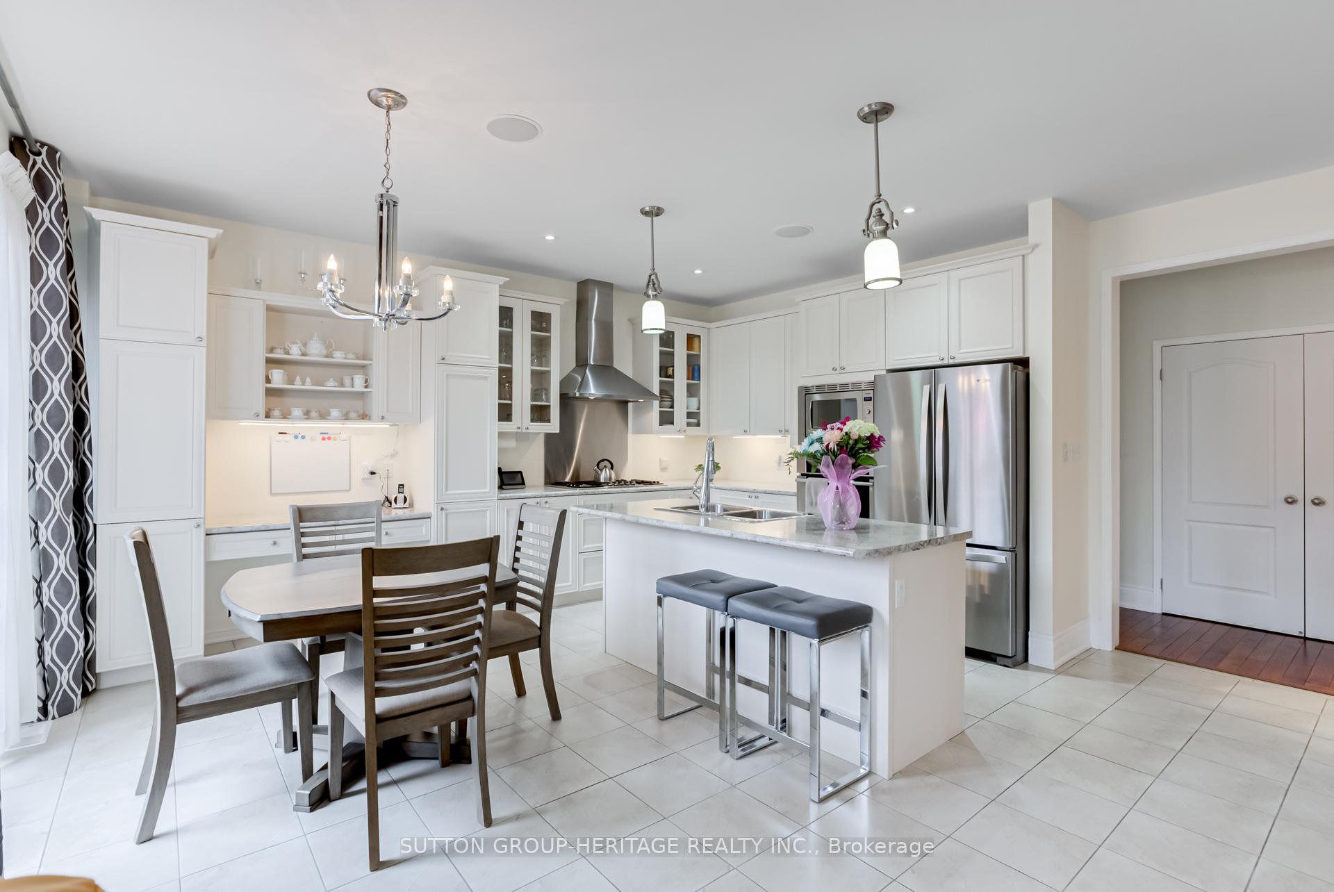 Photo 9 of 162 Ice Palace Crescent E, Oshawa, Windfields — HOMEH