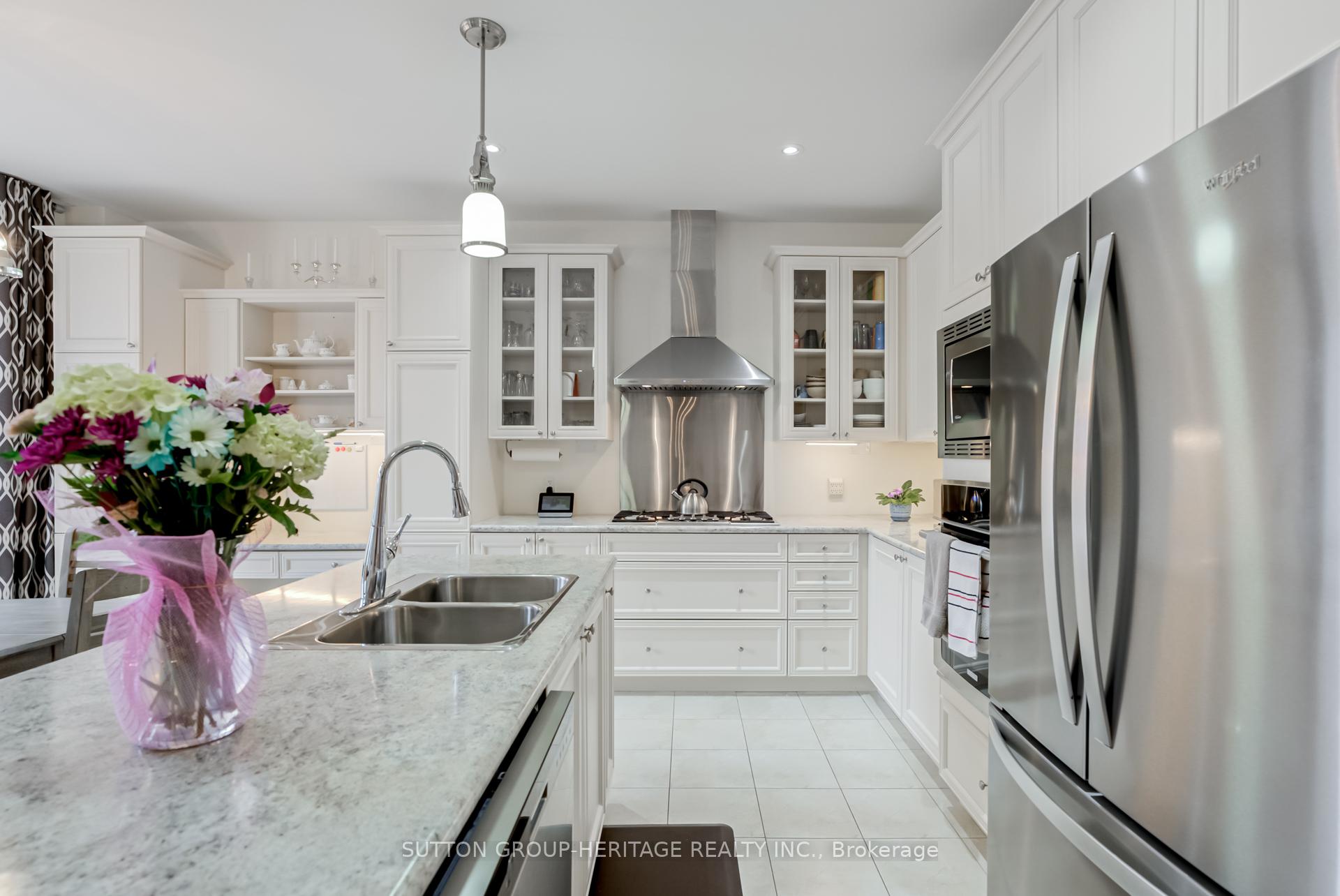 Photo 7 of 162 Ice Palace Crescent E, Oshawa, Windfields — HOMEH