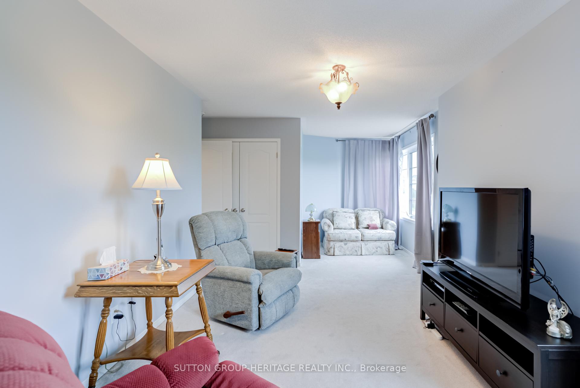 Photo 28 of 162 Ice Palace Crescent E, Oshawa, Windfields — HOMEH