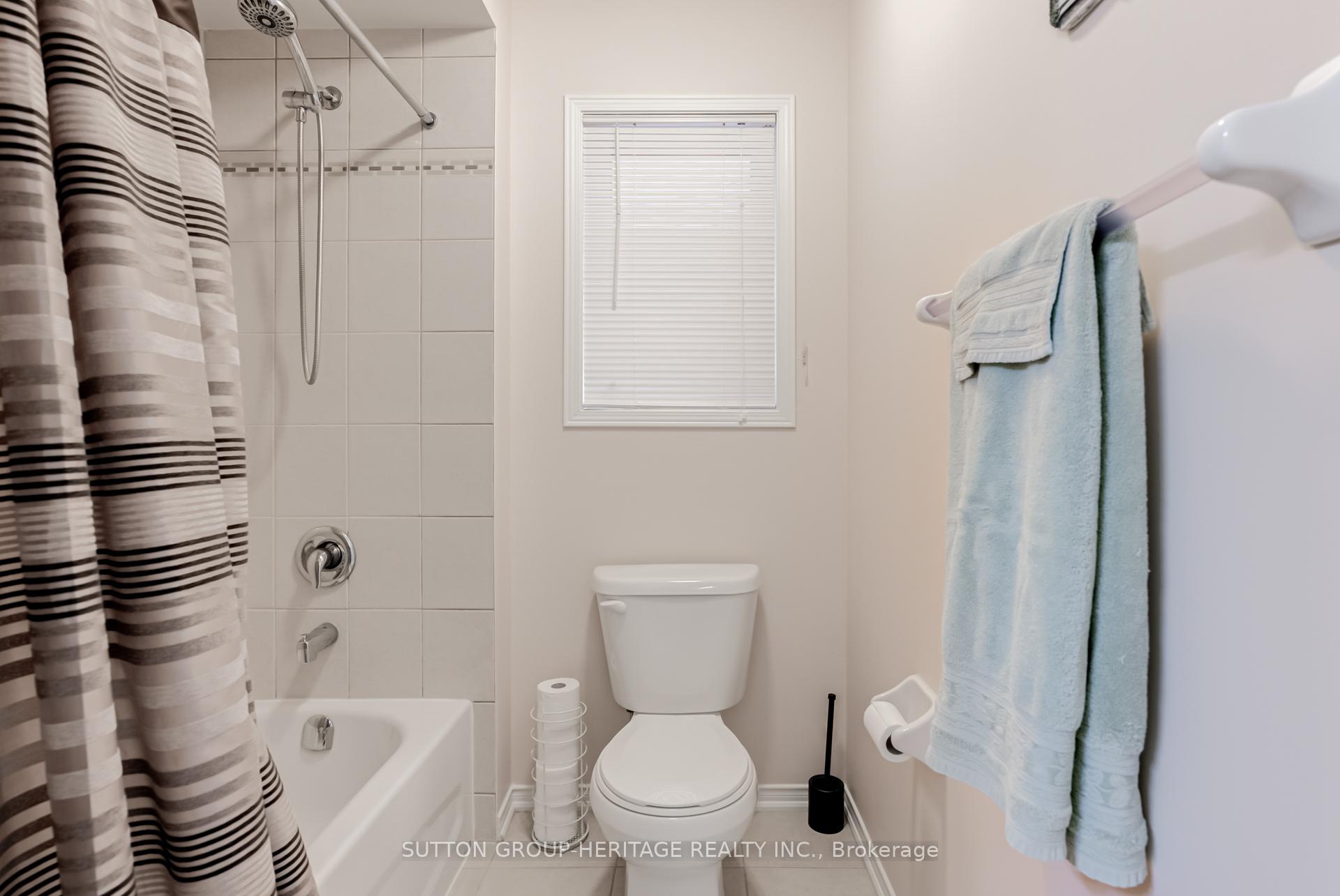 Photo 42 of 162 Ice Palace Crescent E, Oshawa, Windfields — HOMEH