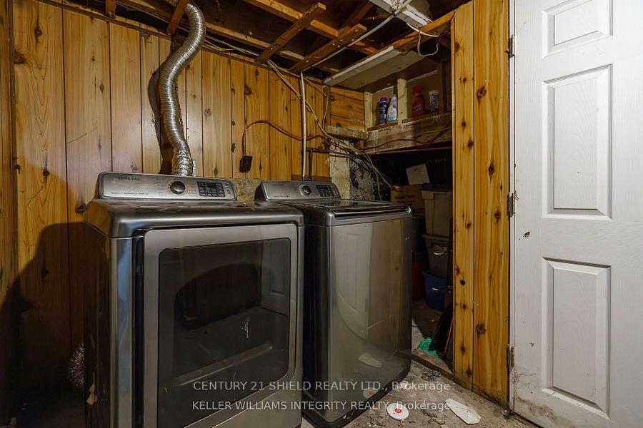 Photo 3 of 1204-1206 Caswell Crescent, Cornwall — HOMEH