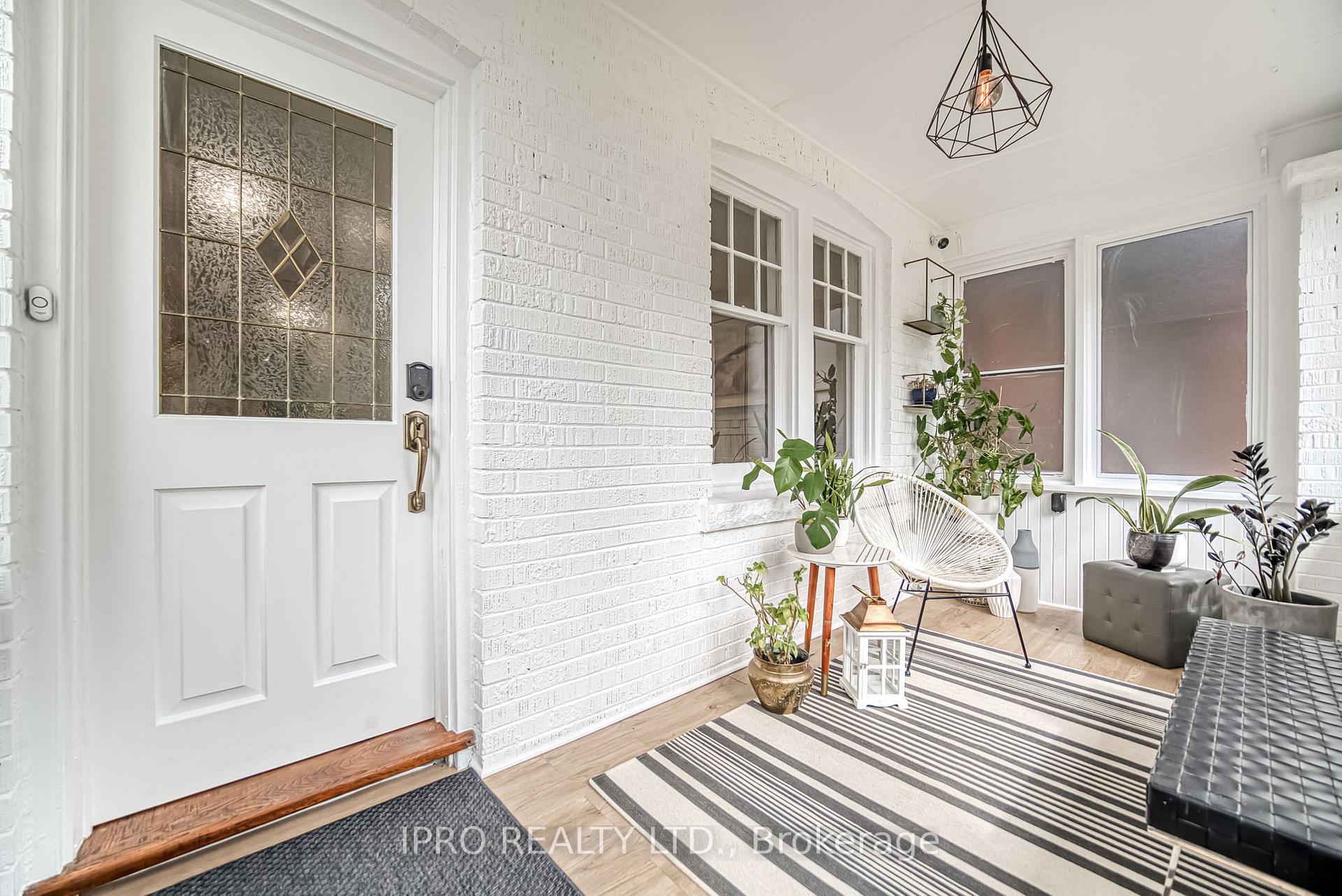 Photo 2 of 962 Logan Avenue, Toronto, Playter Estates-Danforth — HOMEH