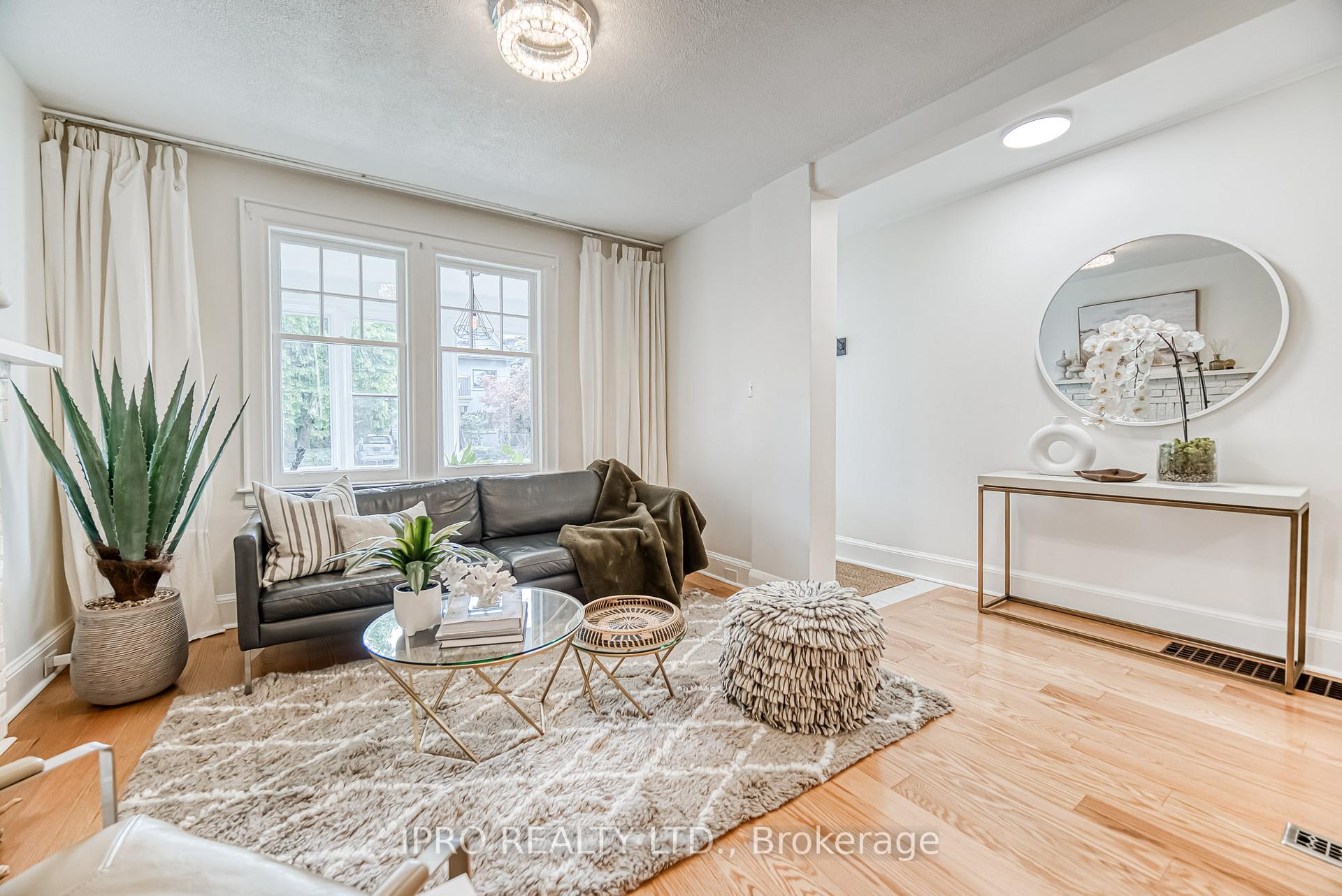 Photo 4 of 962 Logan Avenue, Toronto, Playter Estates-Danforth — HOMEH