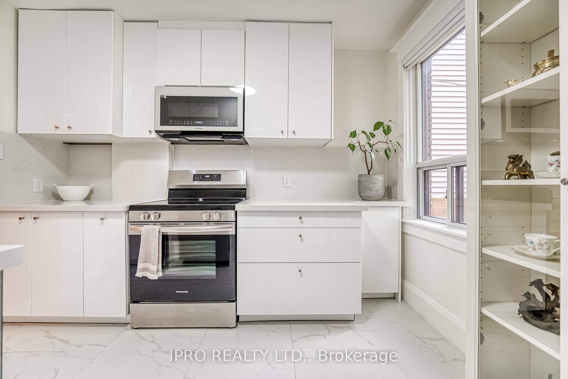 Photo 5 of 962 Logan Avenue, Toronto, Playter Estates-Danforth — HOMEH