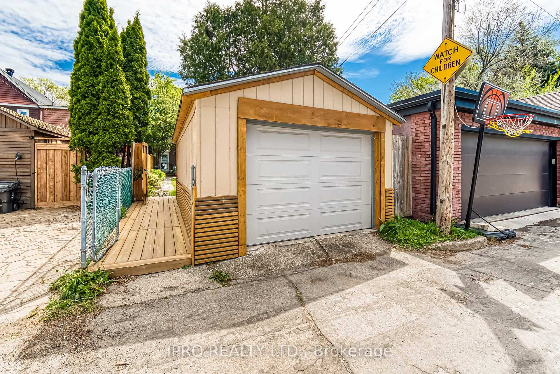 Photo 20 of 962 Logan Avenue, Toronto, Playter Estates-Danforth — HOMEH