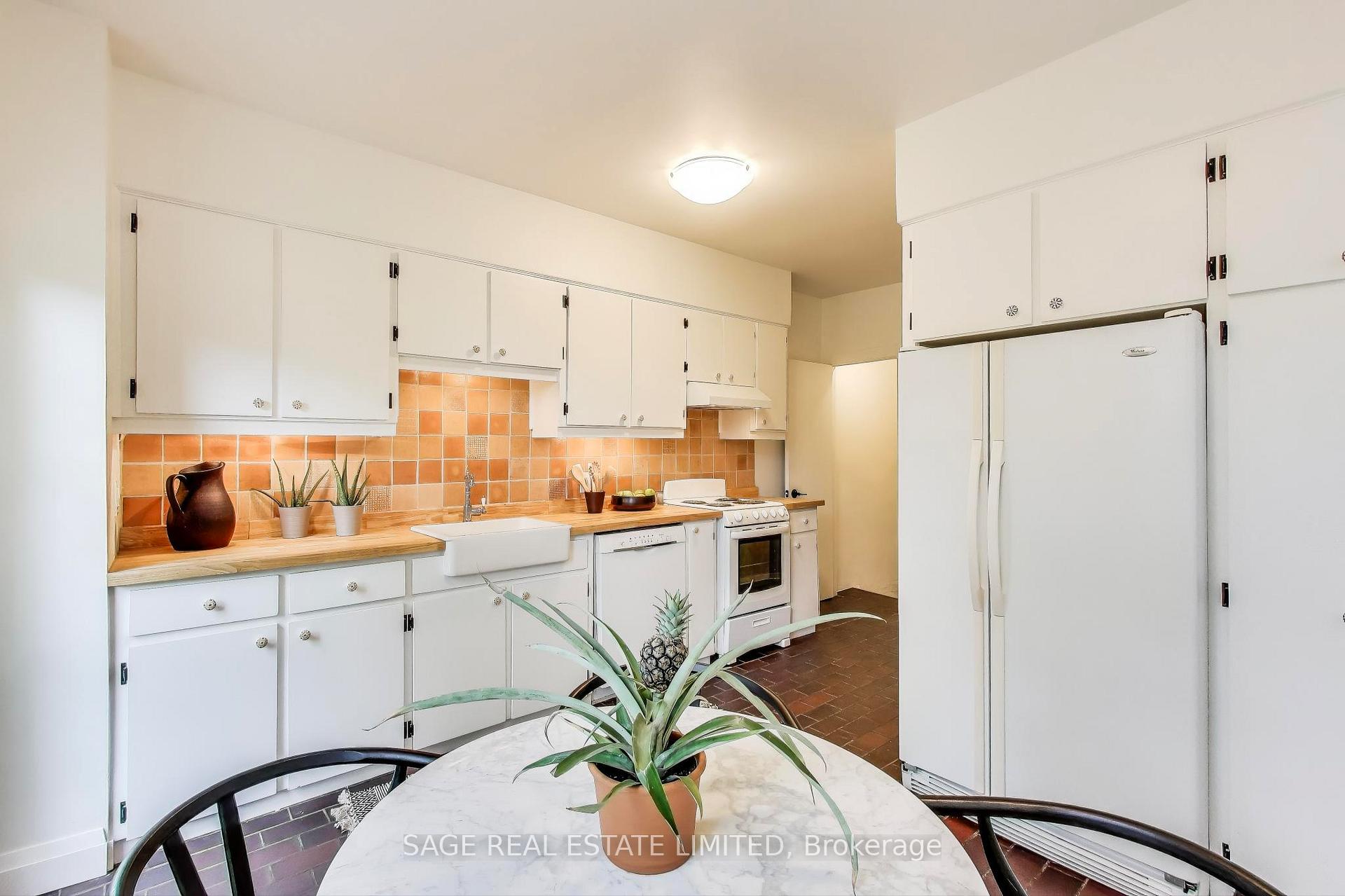 Photo 14 of 19 Salisbury Avenue, Toronto, Cabbagetown-South St. James Town — HOMEH