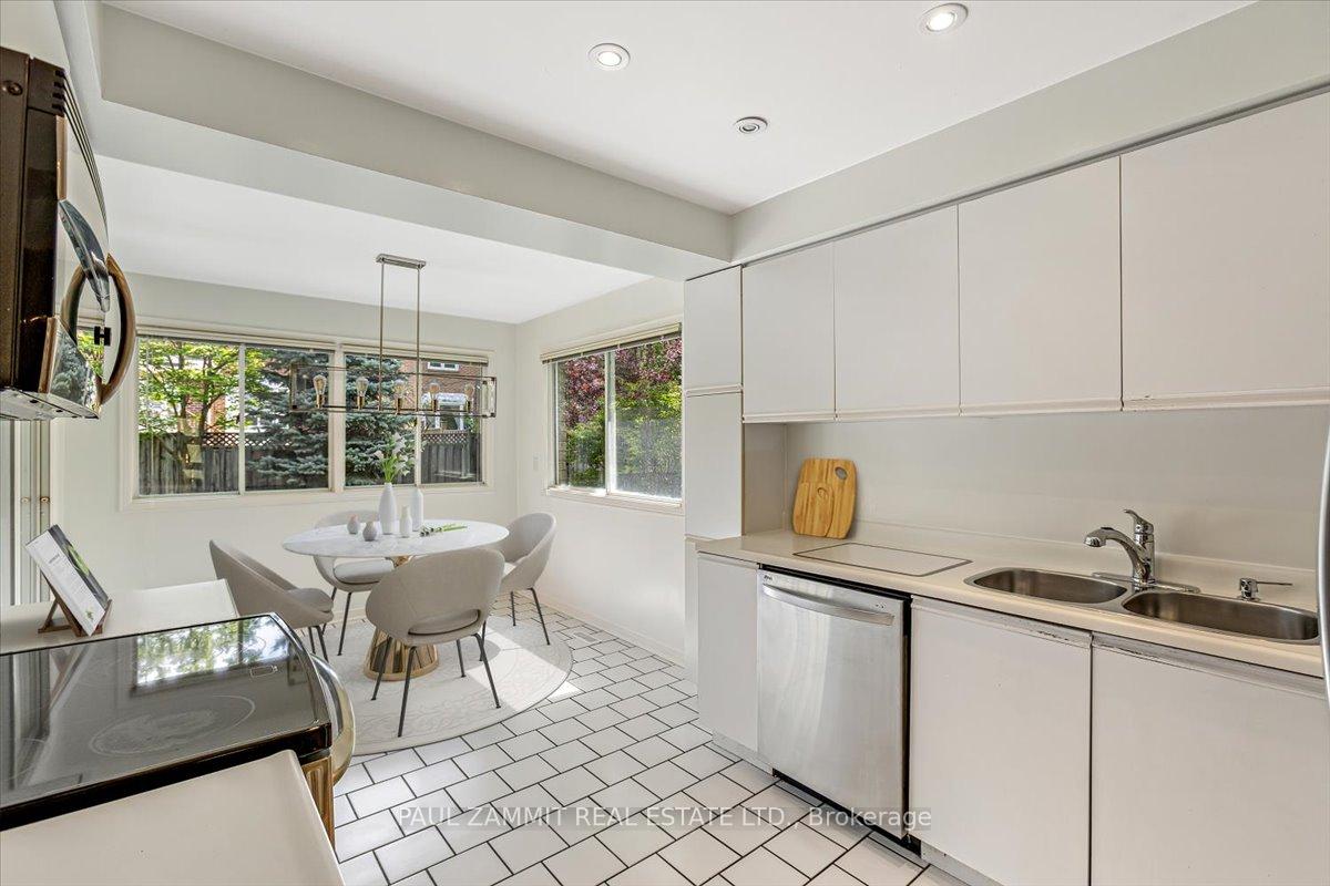 Photo 3 of 27 Prince Edward Boulevard, Markham, Thornlea — HOMEH