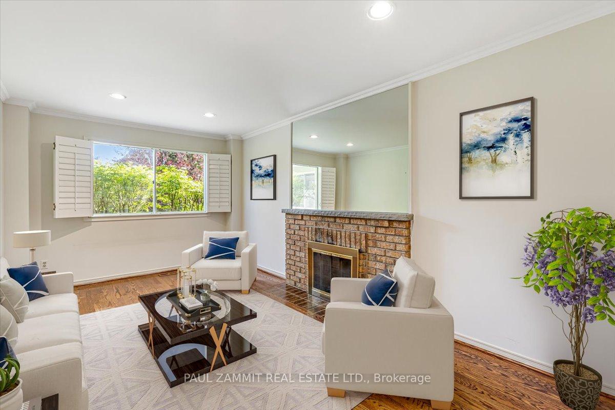 Photo 4 of 27 Prince Edward Boulevard, Markham, Thornlea — HOMEH